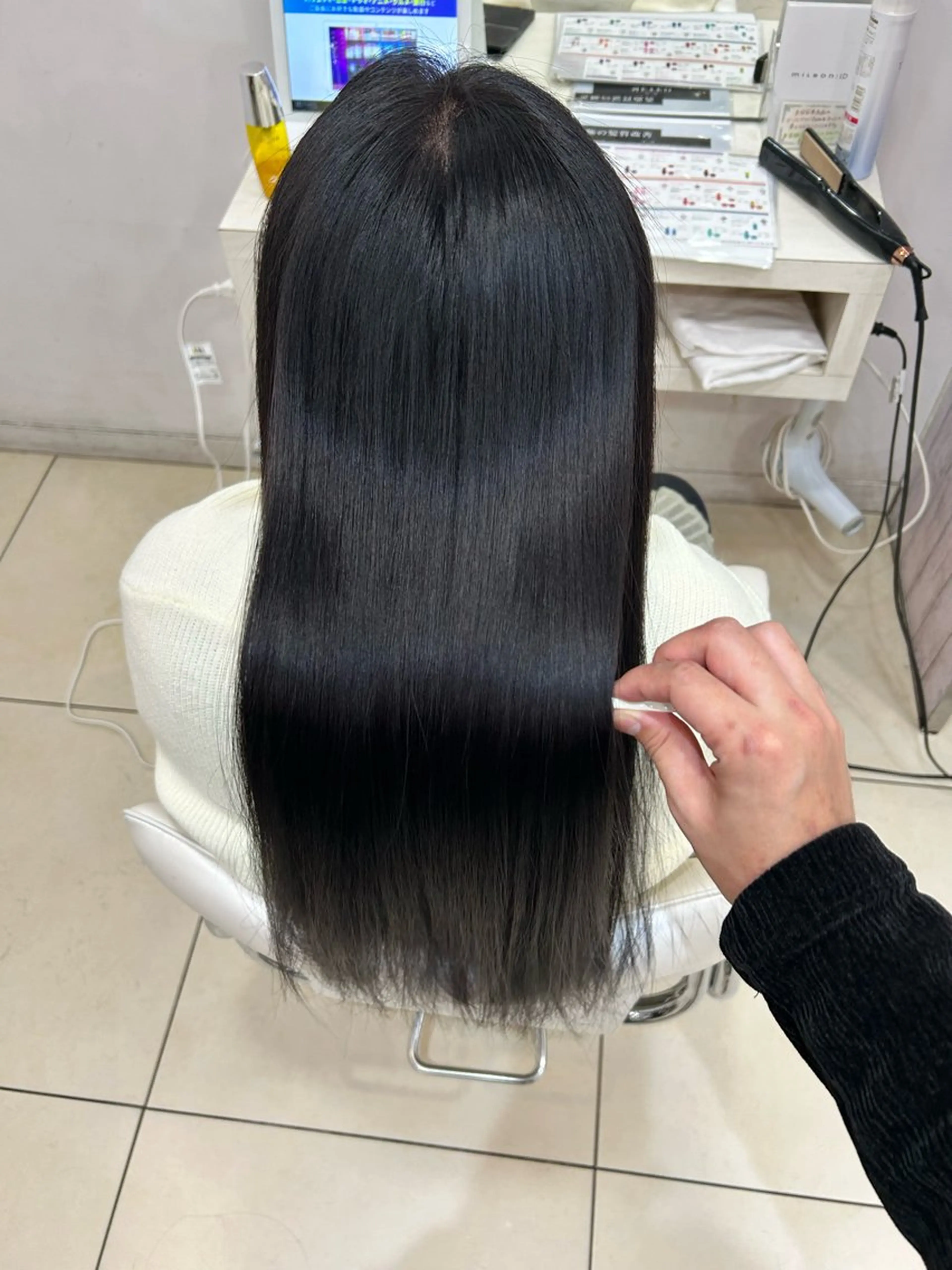 セミロング カット 縮毛矯正 トリートメント 艶髪の神様 瀧田嵐士🇰🇷のヘアスタイル