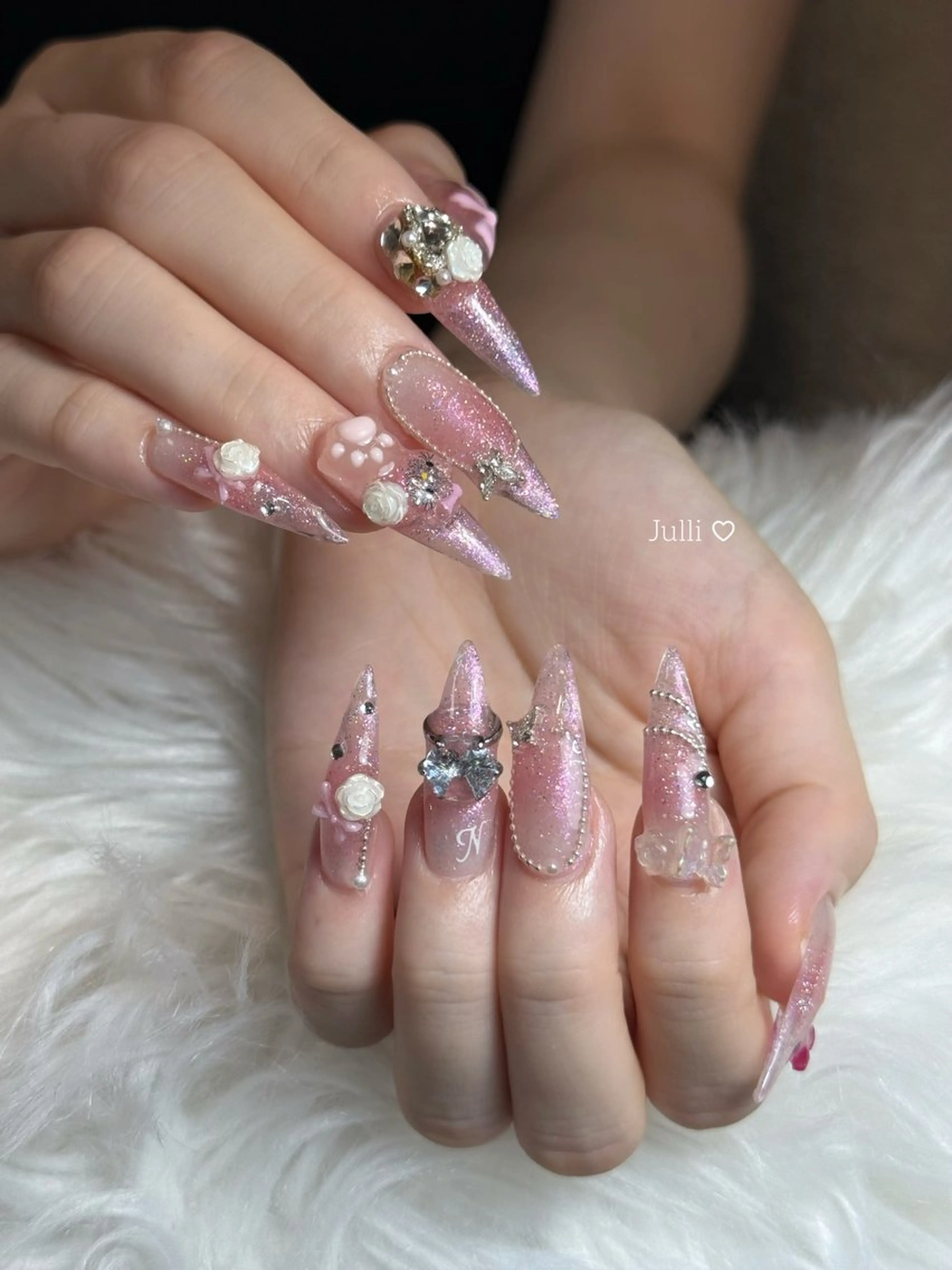 ネイル フレンチネイル ジェルネイル キラキラネイル 韓国ネイル マグネットネイル ハンドネイル Julli nail studio所属・Julli NailStudioのネイルデザイン