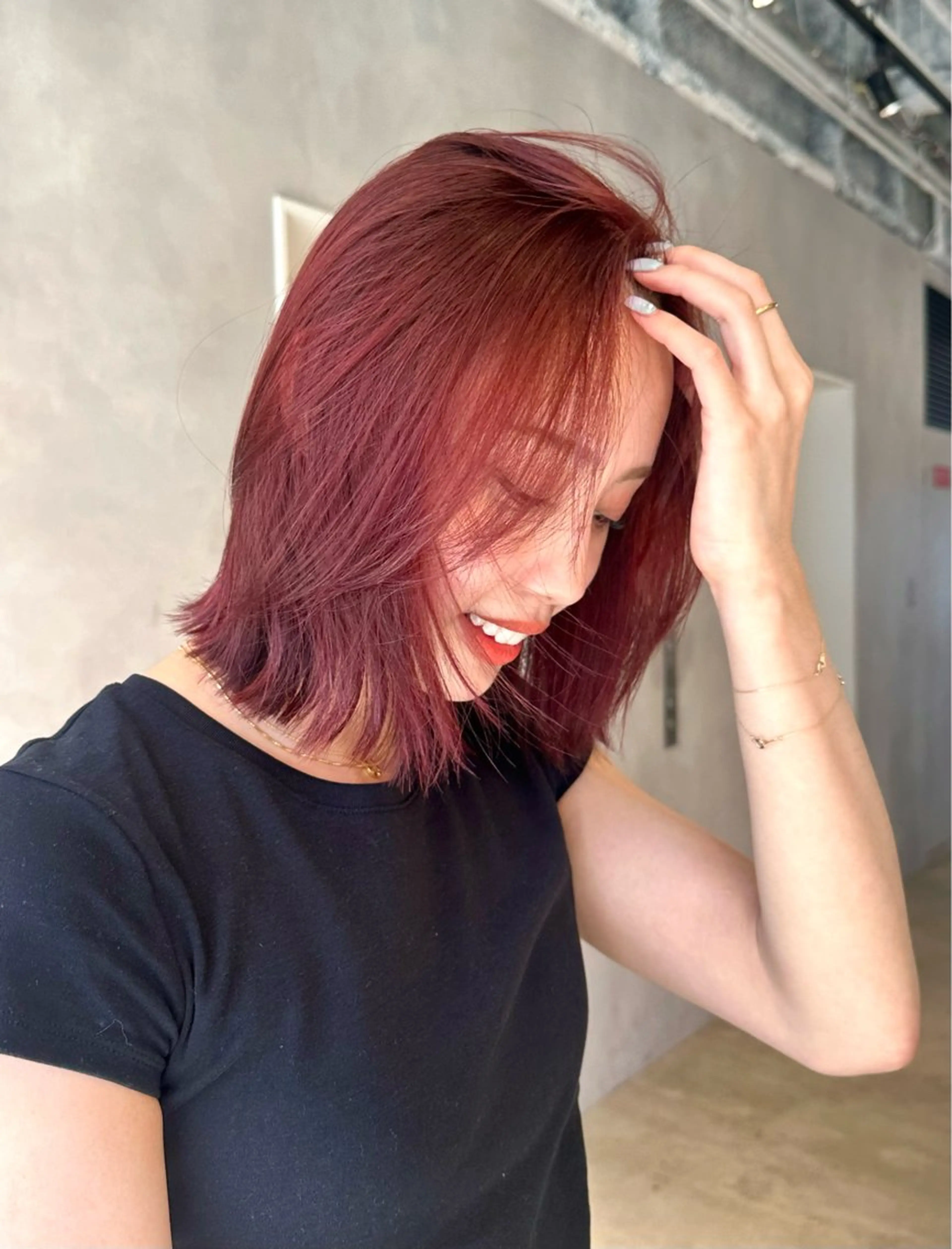 ミディアム カラー ブリーチ ボルドーカラー ケアブリーチ ハイトーンカラー ボブ 似合わせ小顔ショート /akane🐰♥️のヘアスタイル