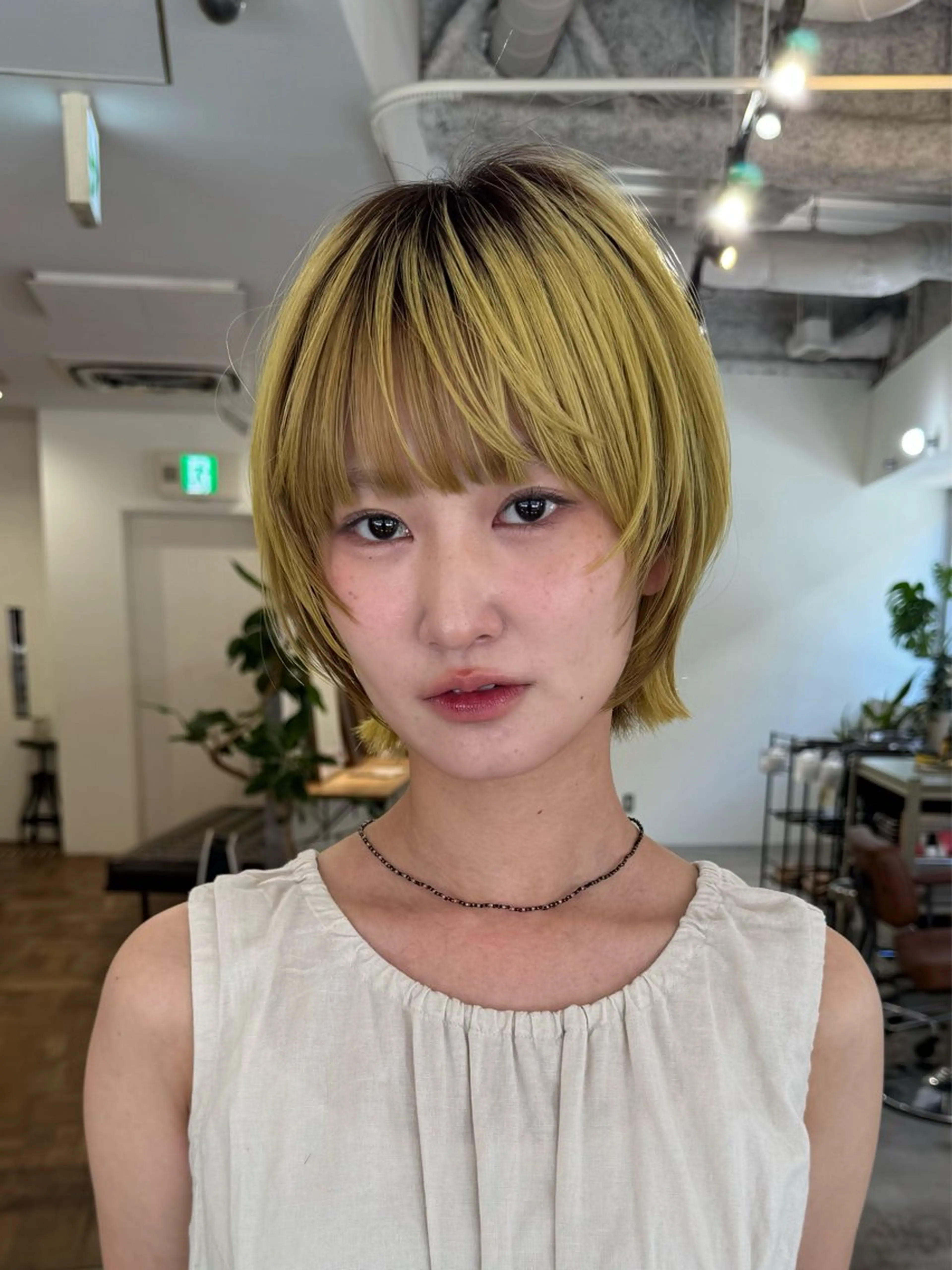 【予約リクエスト限定🌟】イエロー系ブリーチカラー+カット(ボブorウルフorショート) +撮影モデルの写真