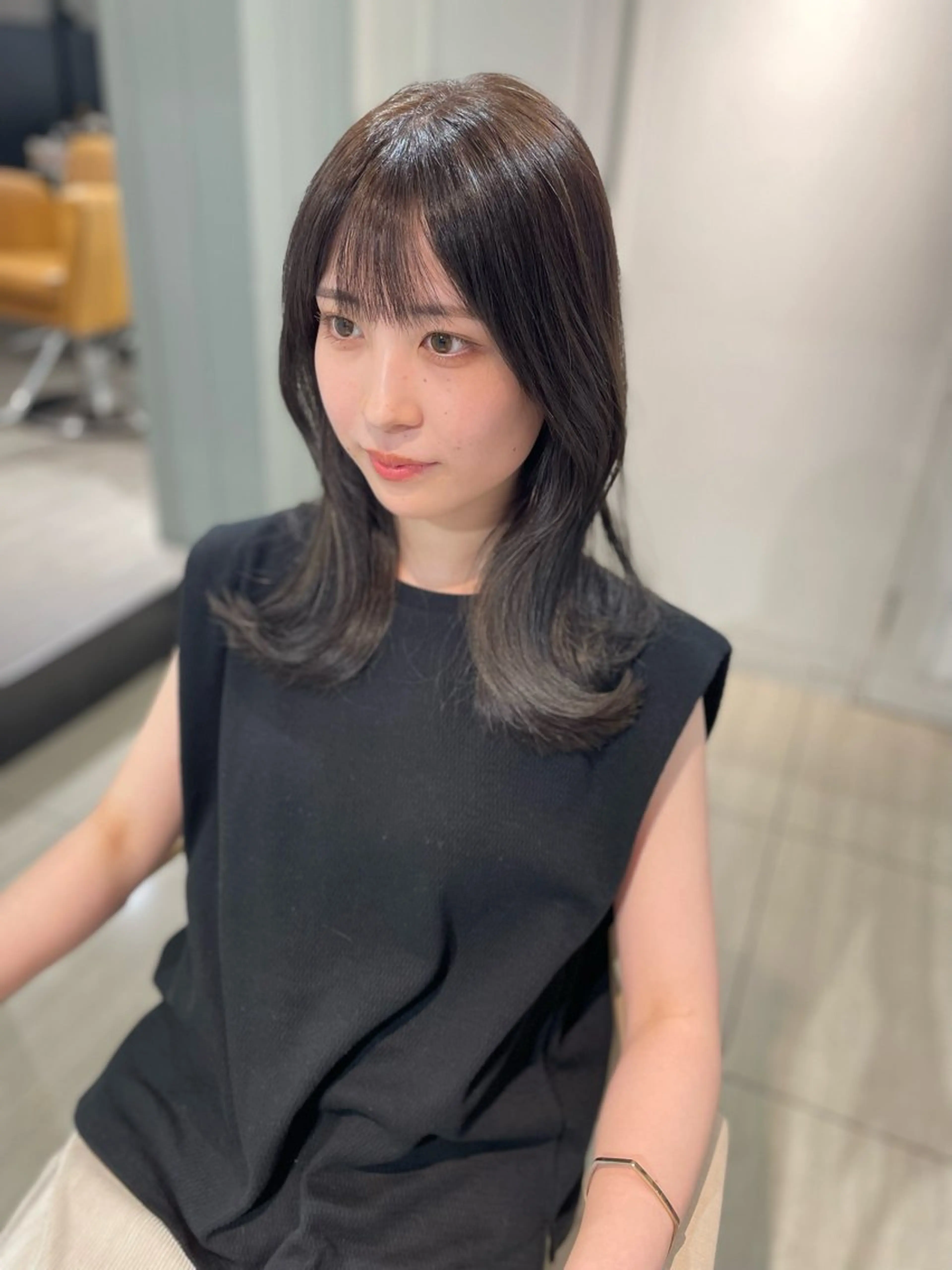セミロング くびれヘア 顔まわりレイヤー ハイレイヤー 髪質改善 韓国風ヘア カット ヘアカラー トリートメント 梅田縮毛矯正◻︎髪質 改善◻︎細見　了眞のヘアスタイル
