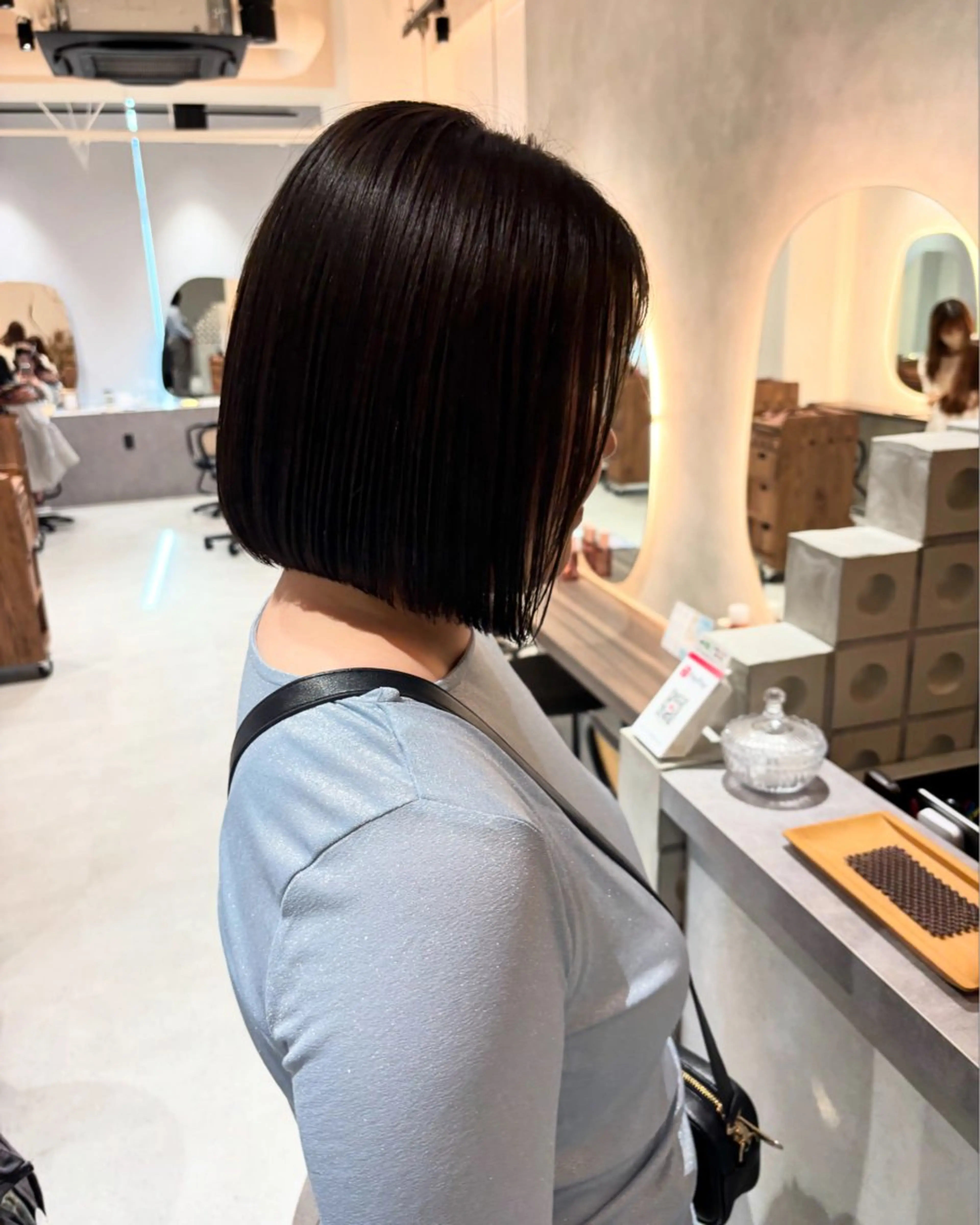 ショート ボブ カット ヘアカラー 大久保 愛のヘアスタイル