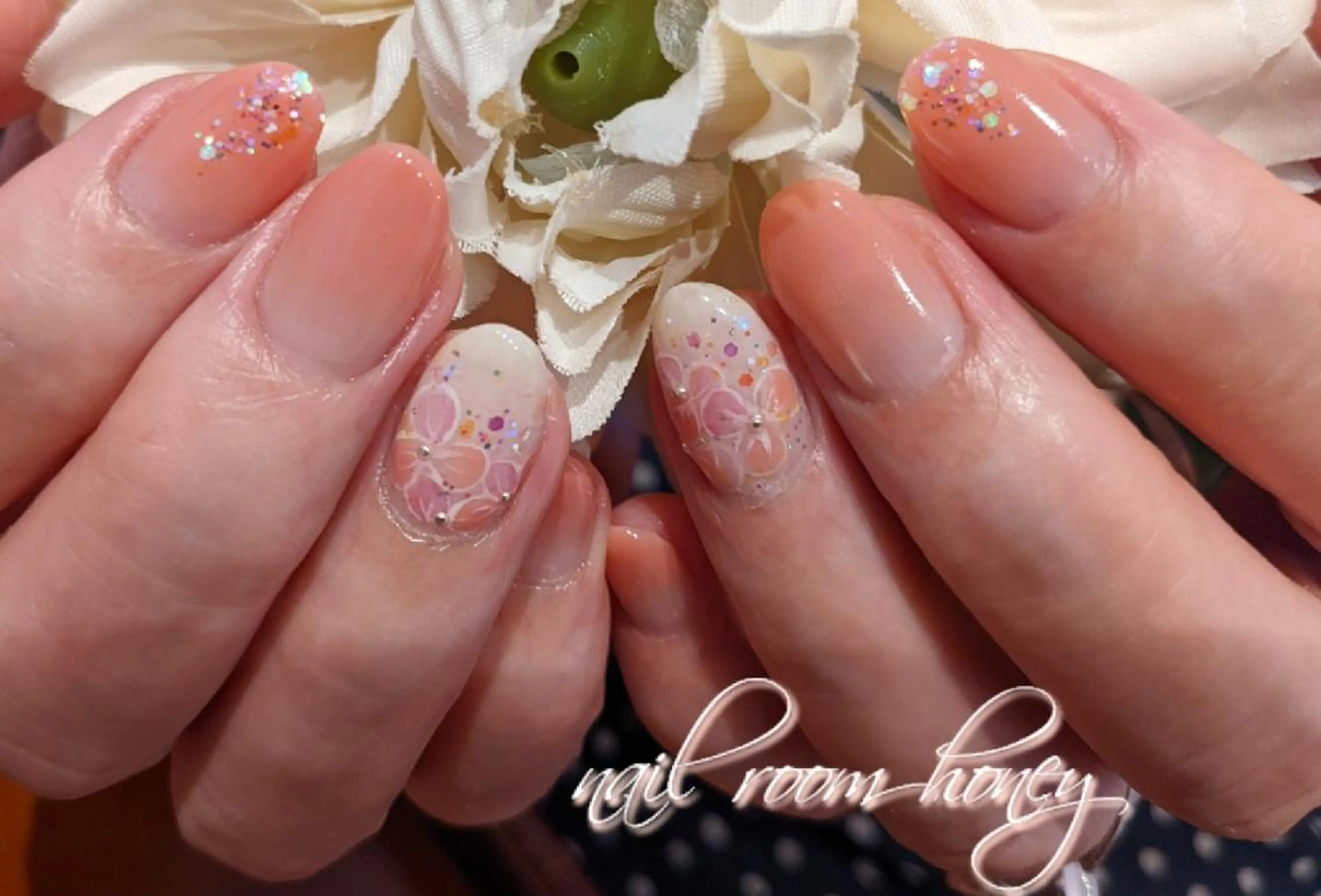 ネイル アートネイル フラワーネイル グラデーション ピンク シンプルネイル nail room  honeyのネイルデザイン