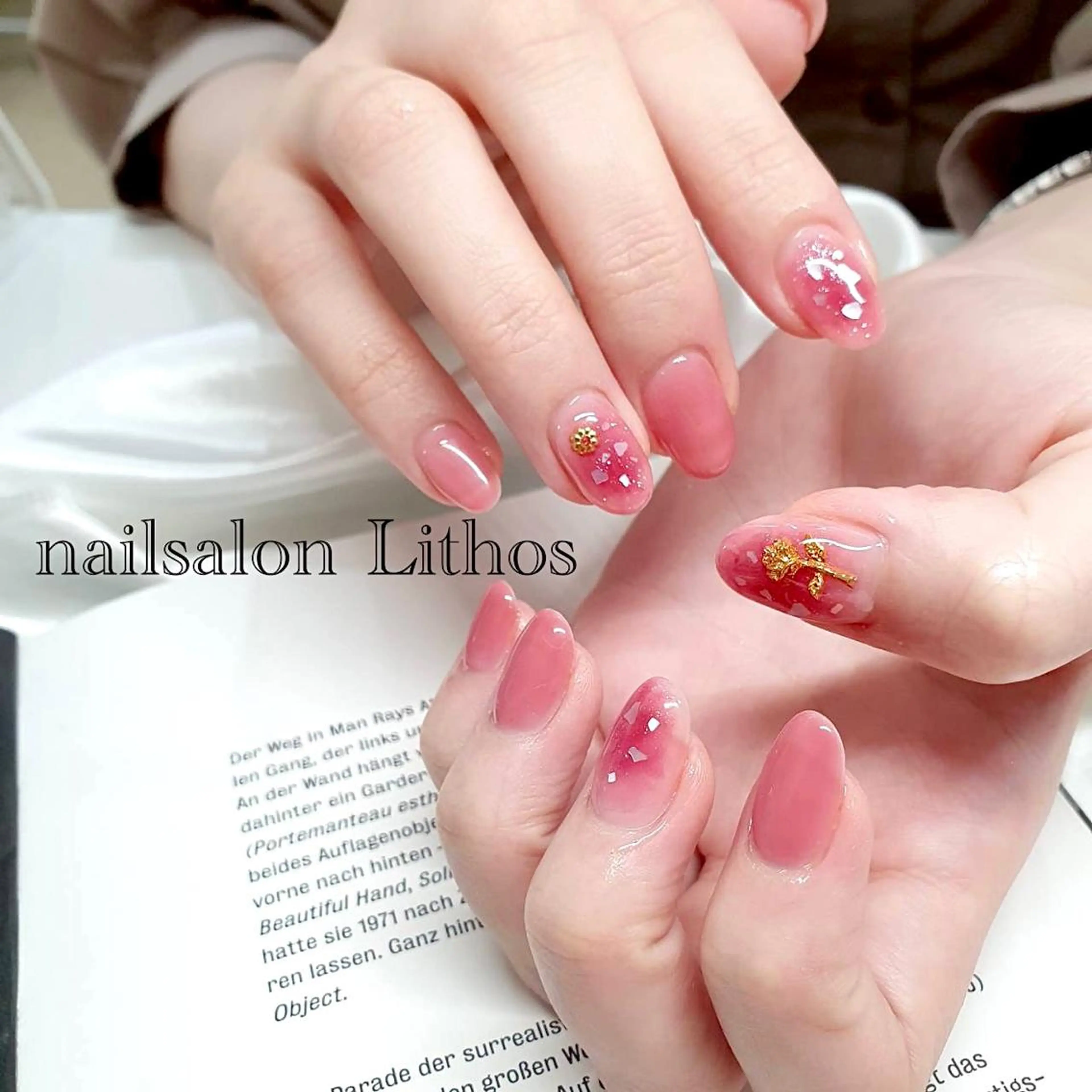 ネイル チークネイル ジェルネイル ガーリー 氷ネイル・うるうるネイル キラキラネイル ハンドネイル nailsalon Lithos所属・nailsalon Recontreのネイルデザイン