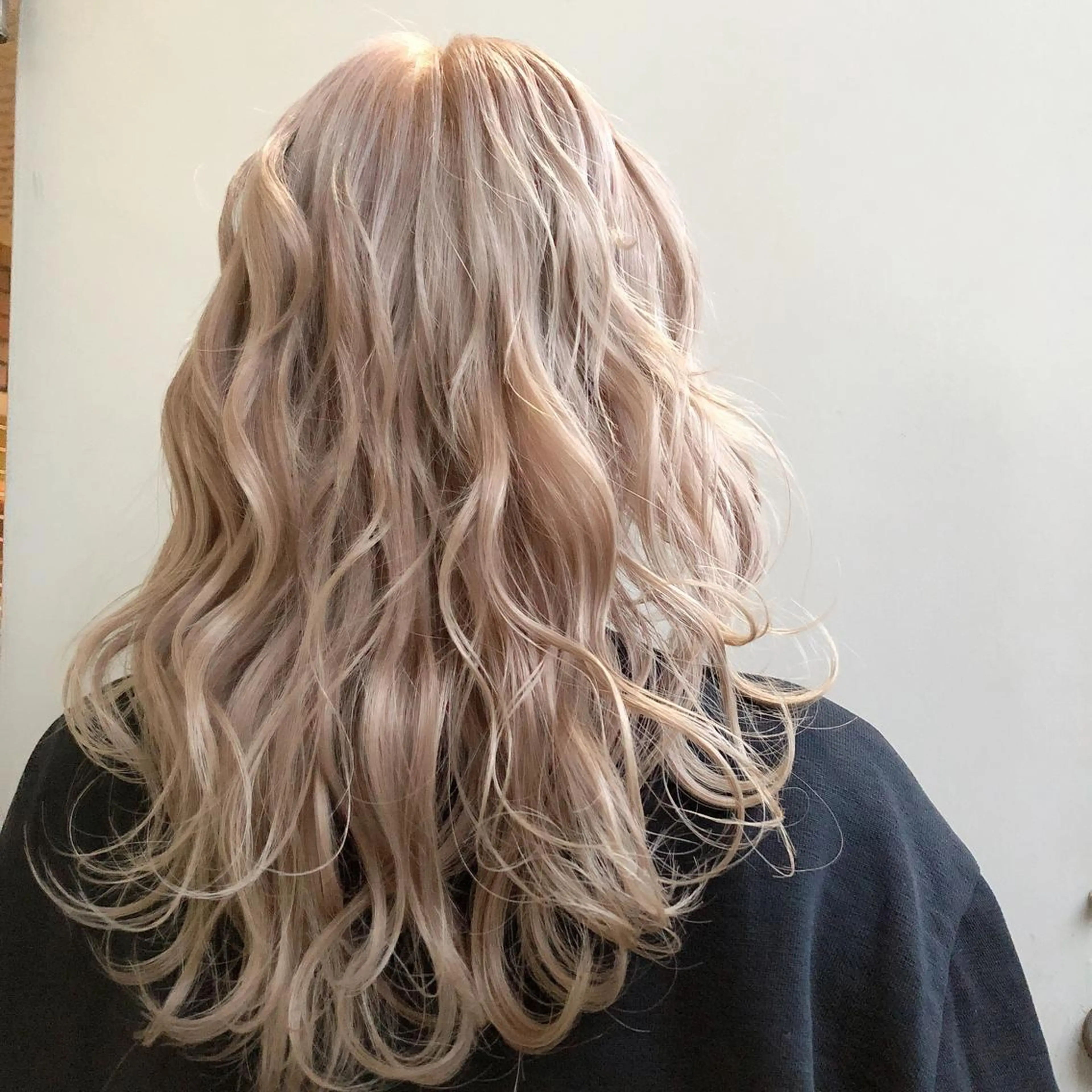 セミロング カラー kr2s アメ村のヘアスタイル