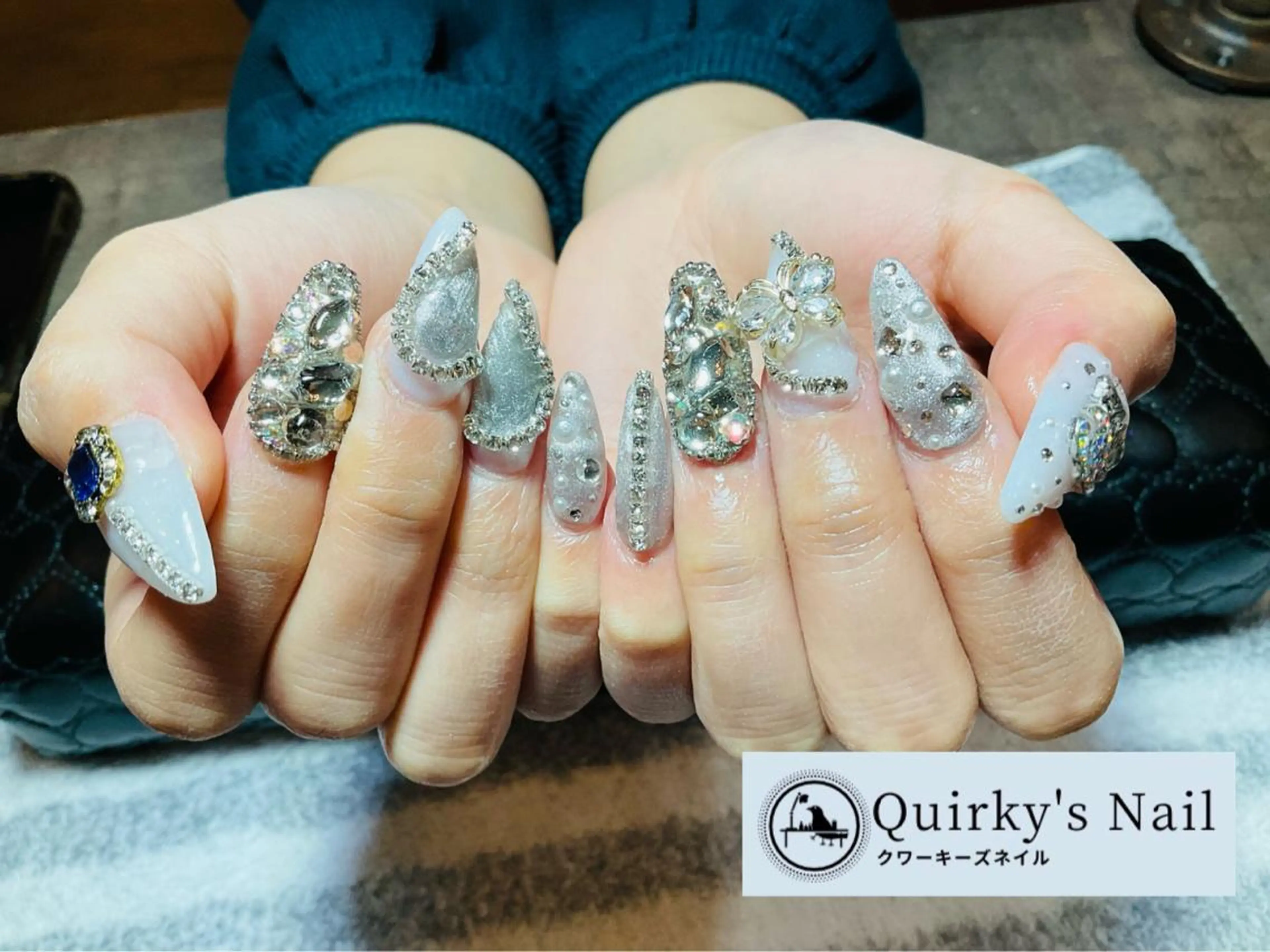 ネイル アートネイル ジェルネイル グラデーション ホログラムネイル キラキラネイル Quirky's Nail【栄店】のネイルデザイン