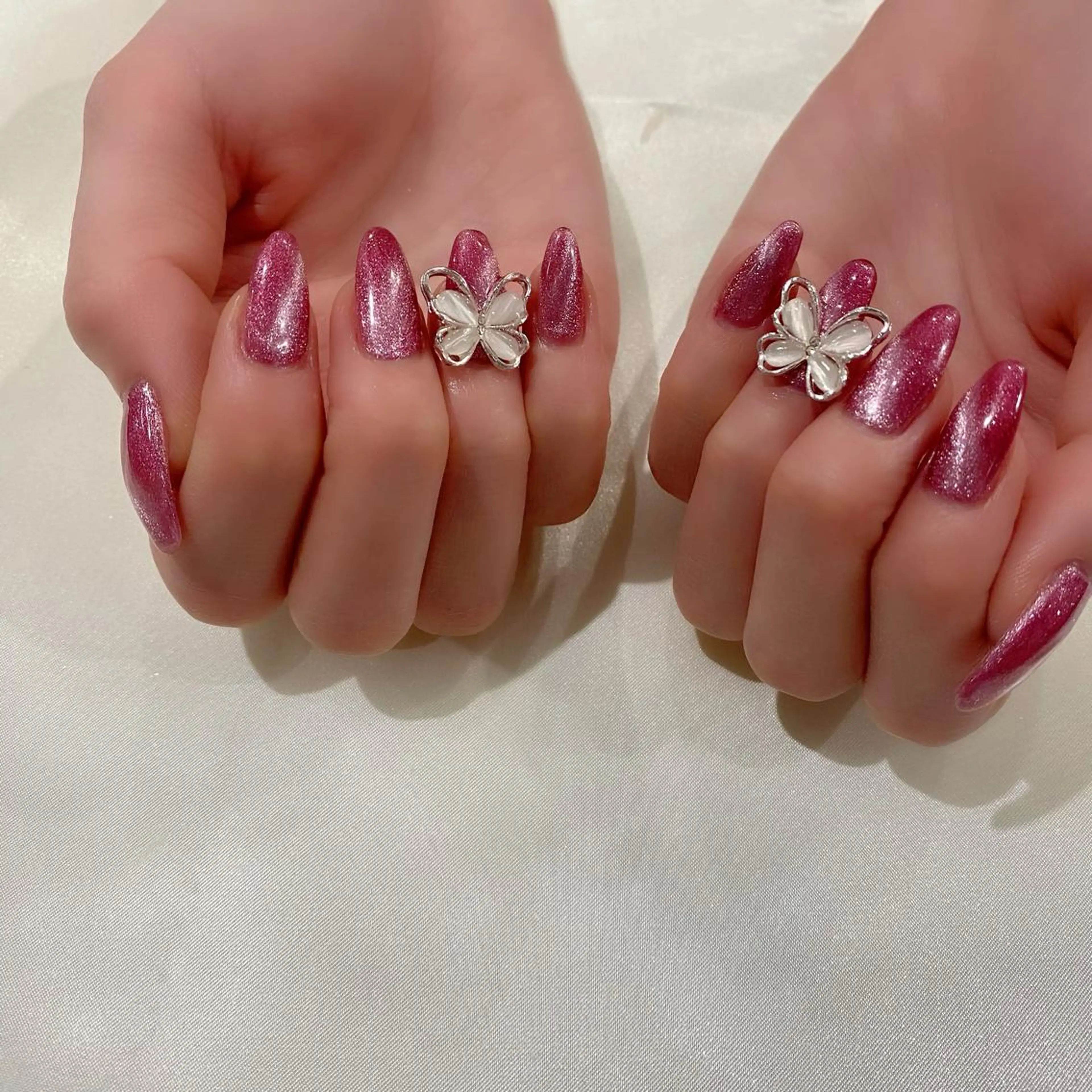 ネイル マグネットネイル 赤色 冬ネイル Salon Ｋのネイルデザイン