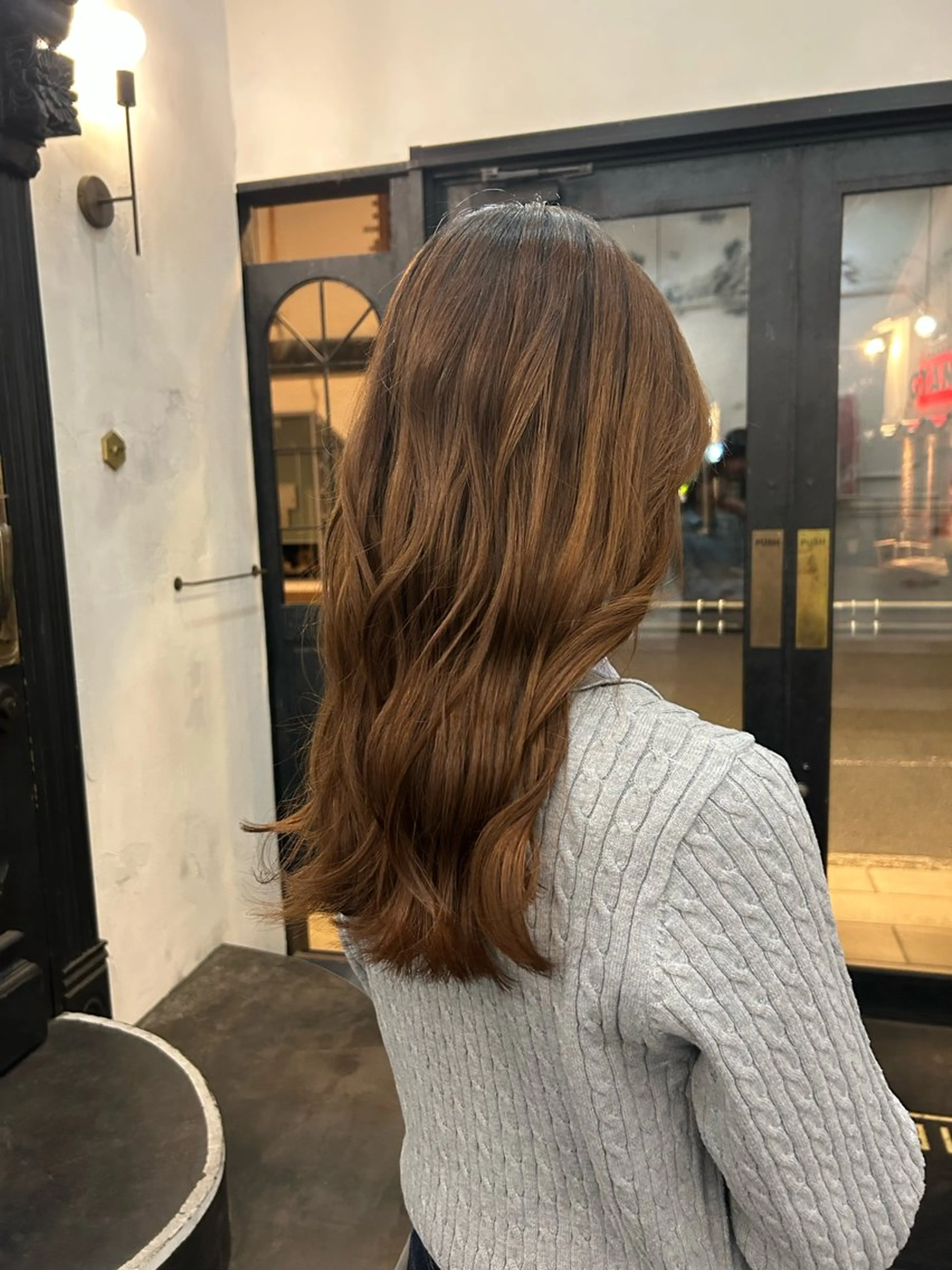 ロング ロング COMEG HEAD 上乃裏所属・宮前 芽衣のヘアスタイル