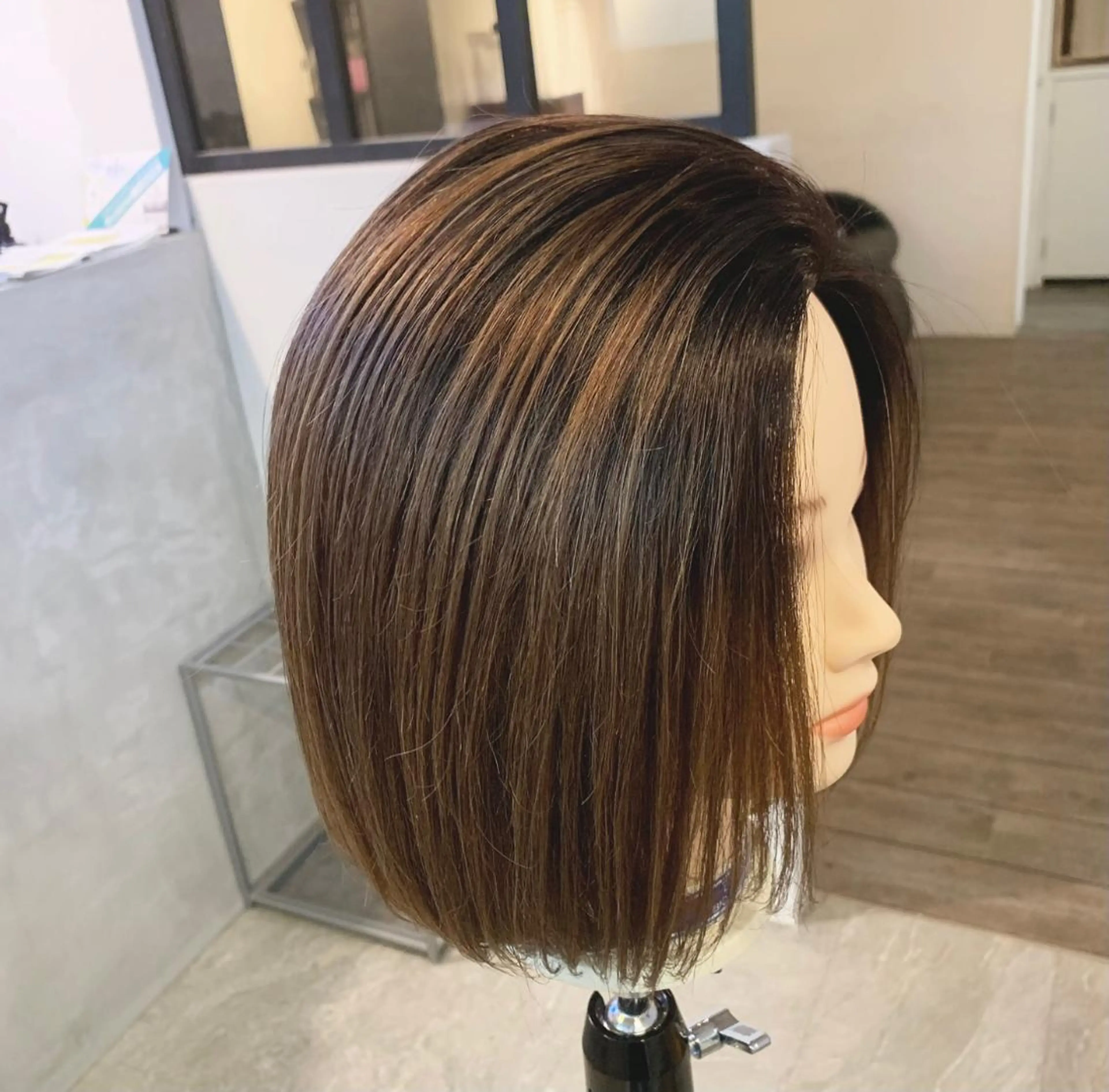 ミディアム カラー バレイヤージュ レイヤーカット ギャルの革命児 秀斗のヘアスタイル