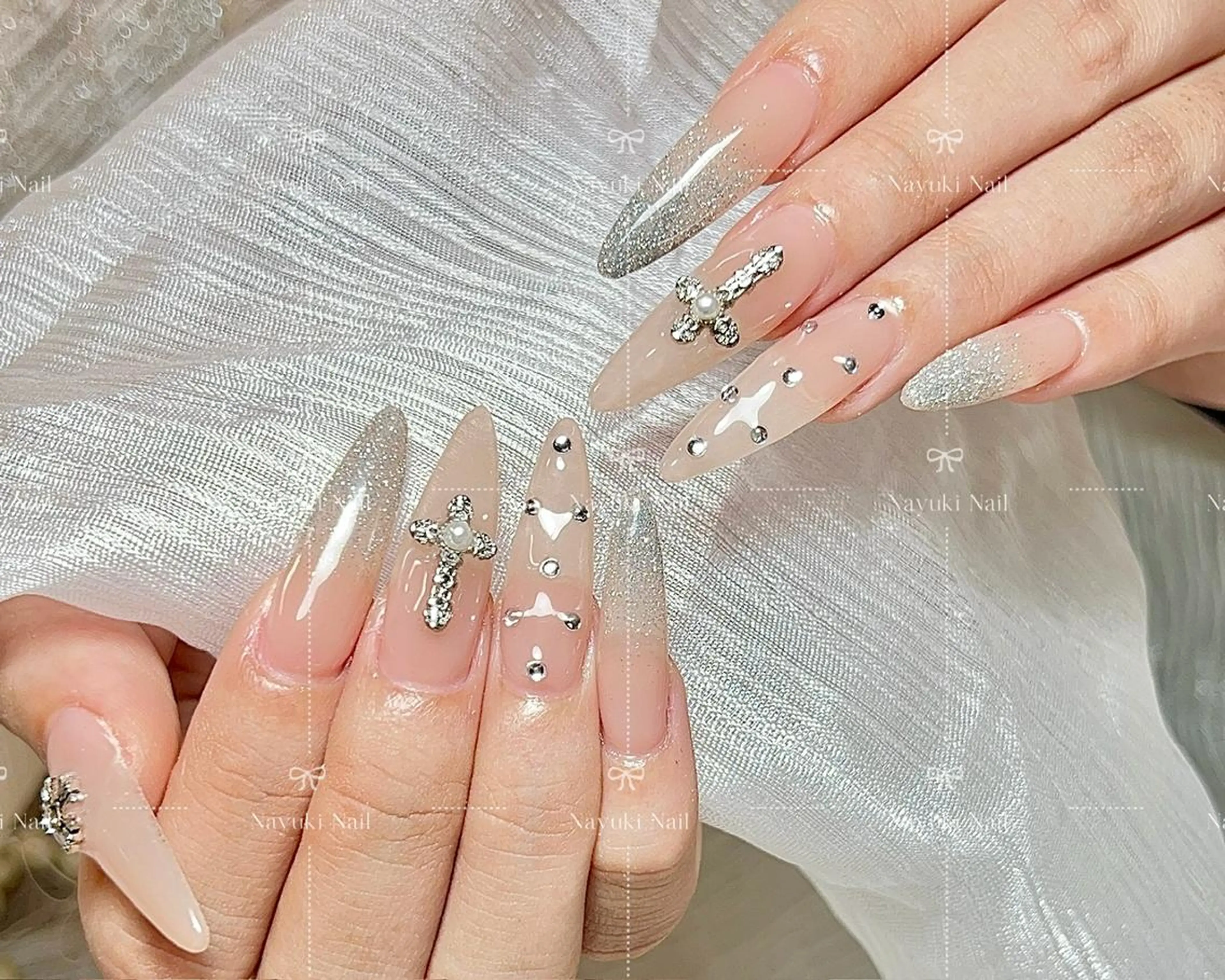 ネイル 🦋 Queenieのネイルデザイン