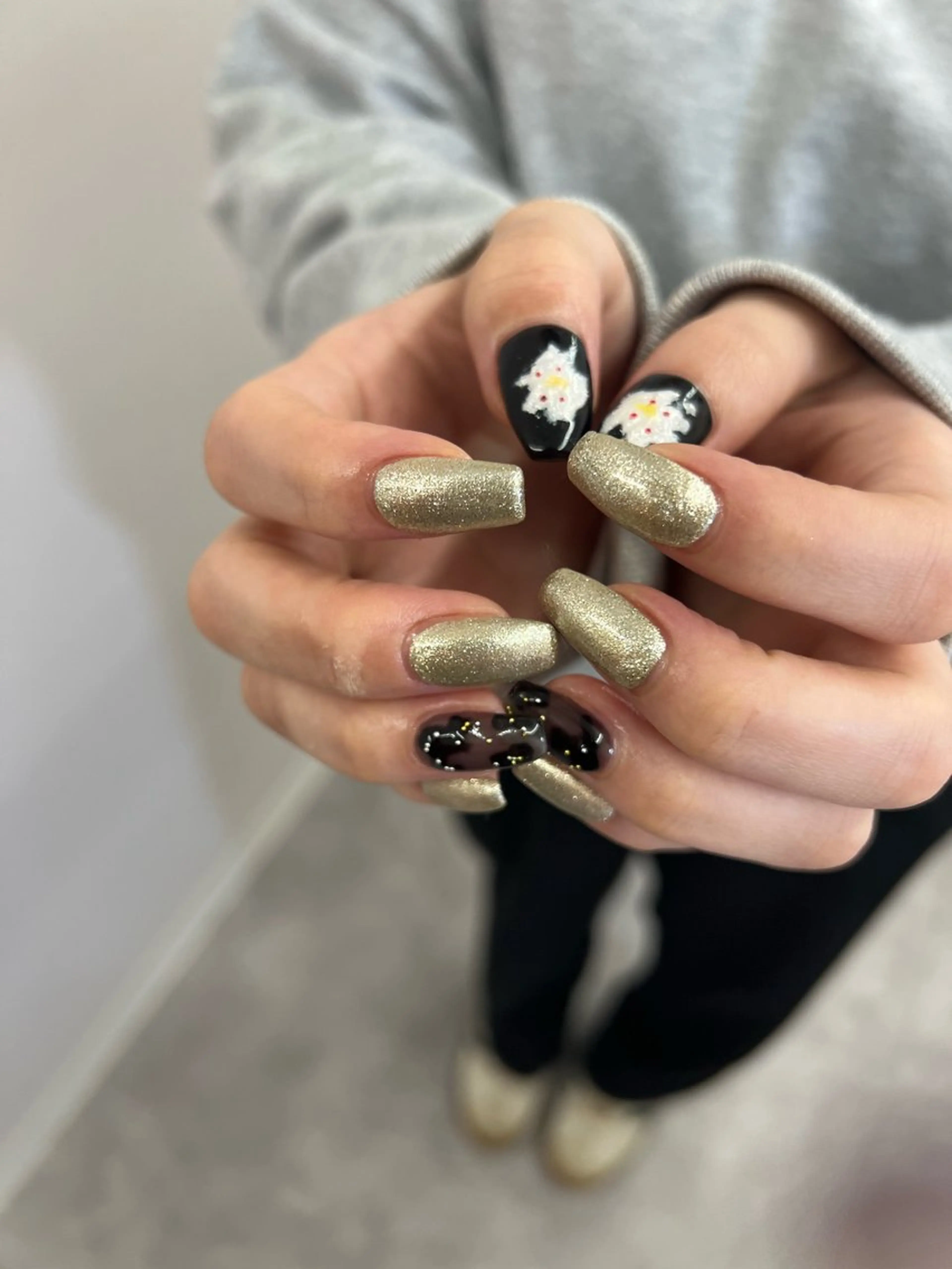 ネイル 成人式 フレンチネイル ジェルネイル ゴールド マグネットネイル ハンドネイル ハンドケア Bana_ Nailのその他イメージ