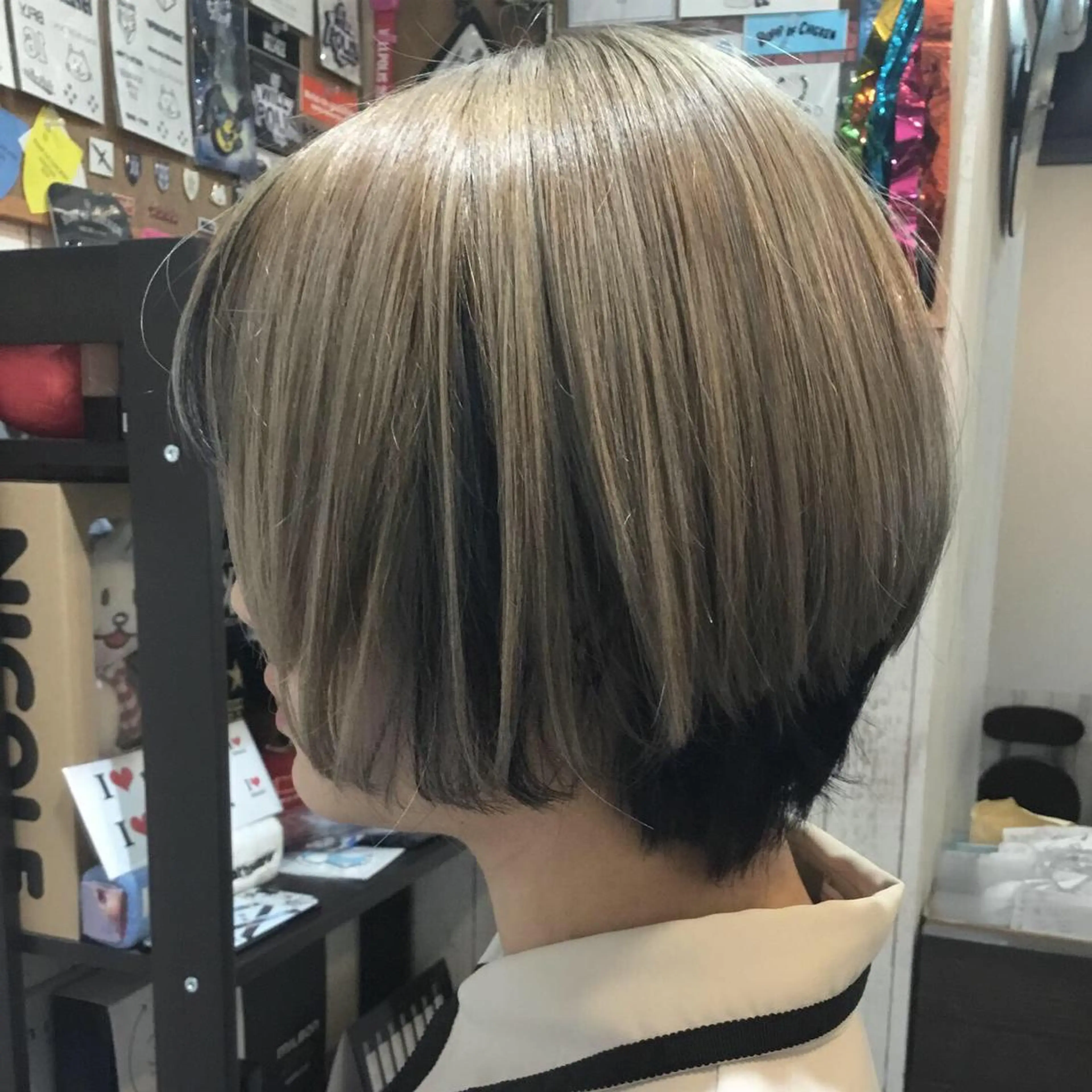 ショート カラー embrace エンブレイスのヘアスタイル