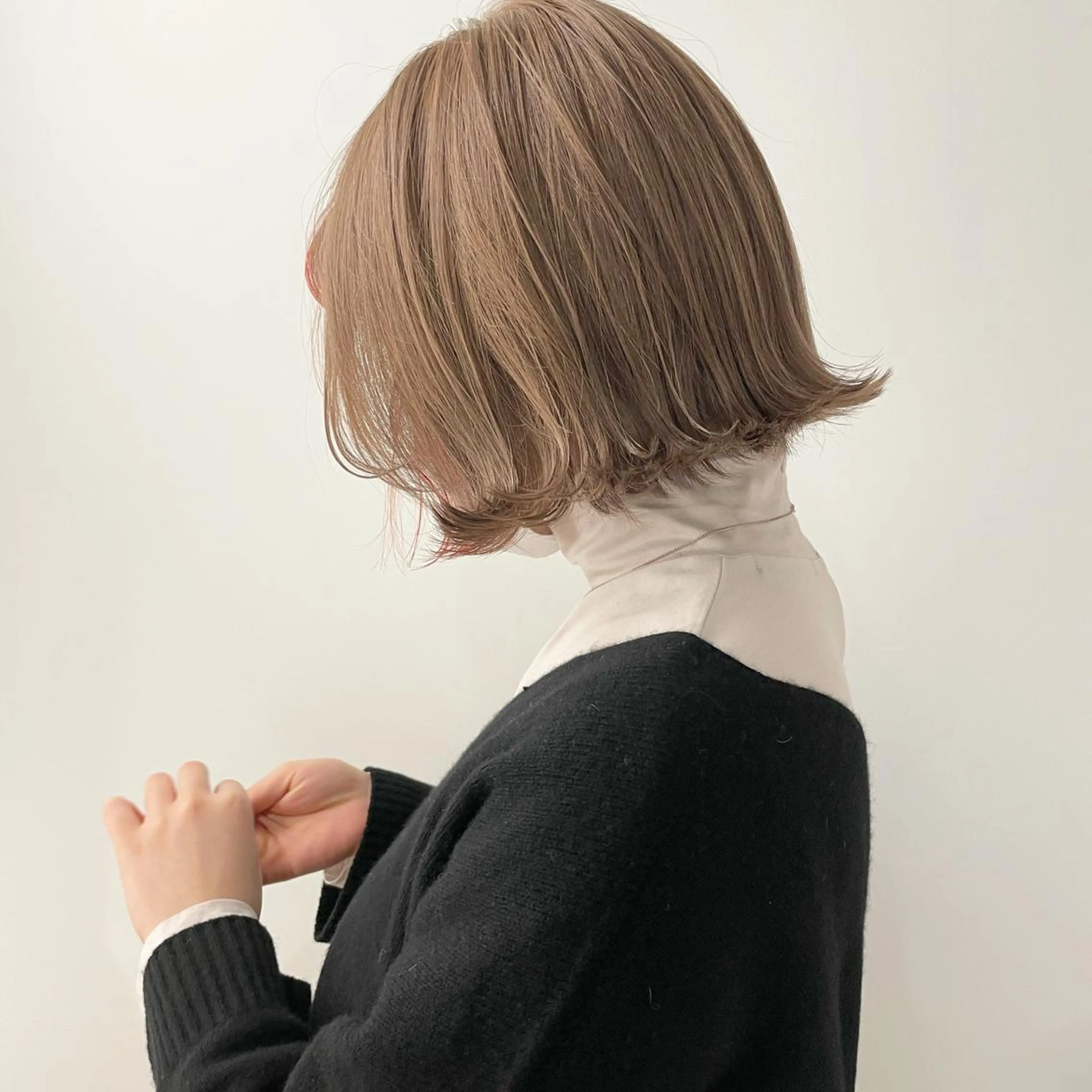 ショート カラー ベージュカラー ブリーチ ミルキーベージュ カット ヘアカラー トリートメント 透明感カラー＊ レイヤー/清水大地のヘアスタイル