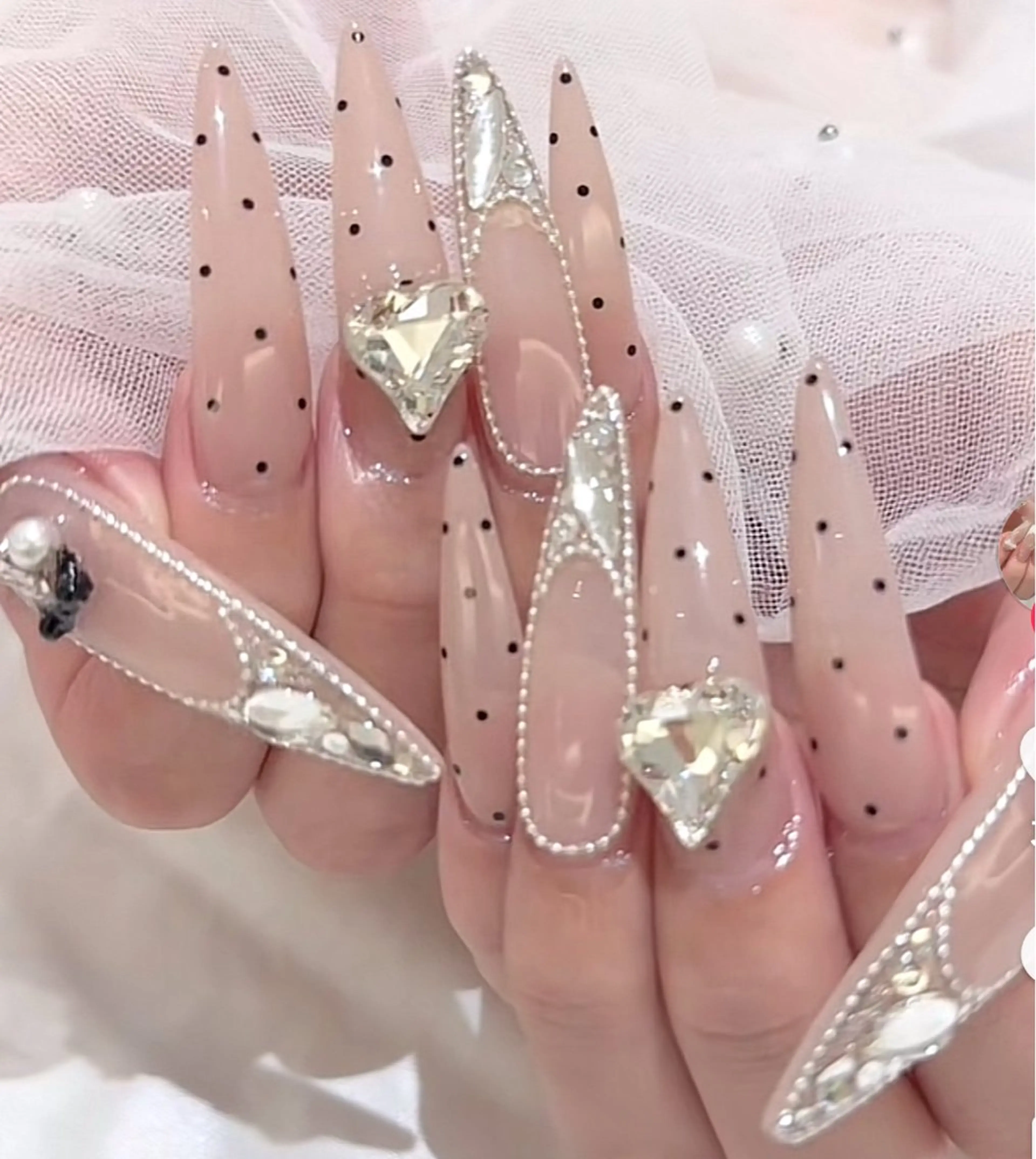 ネイル アートネイル 長さ出し ジェルネイル マグネットネイル ニュアンスネイル Kanao_ CloudyChanのネイルデザイン