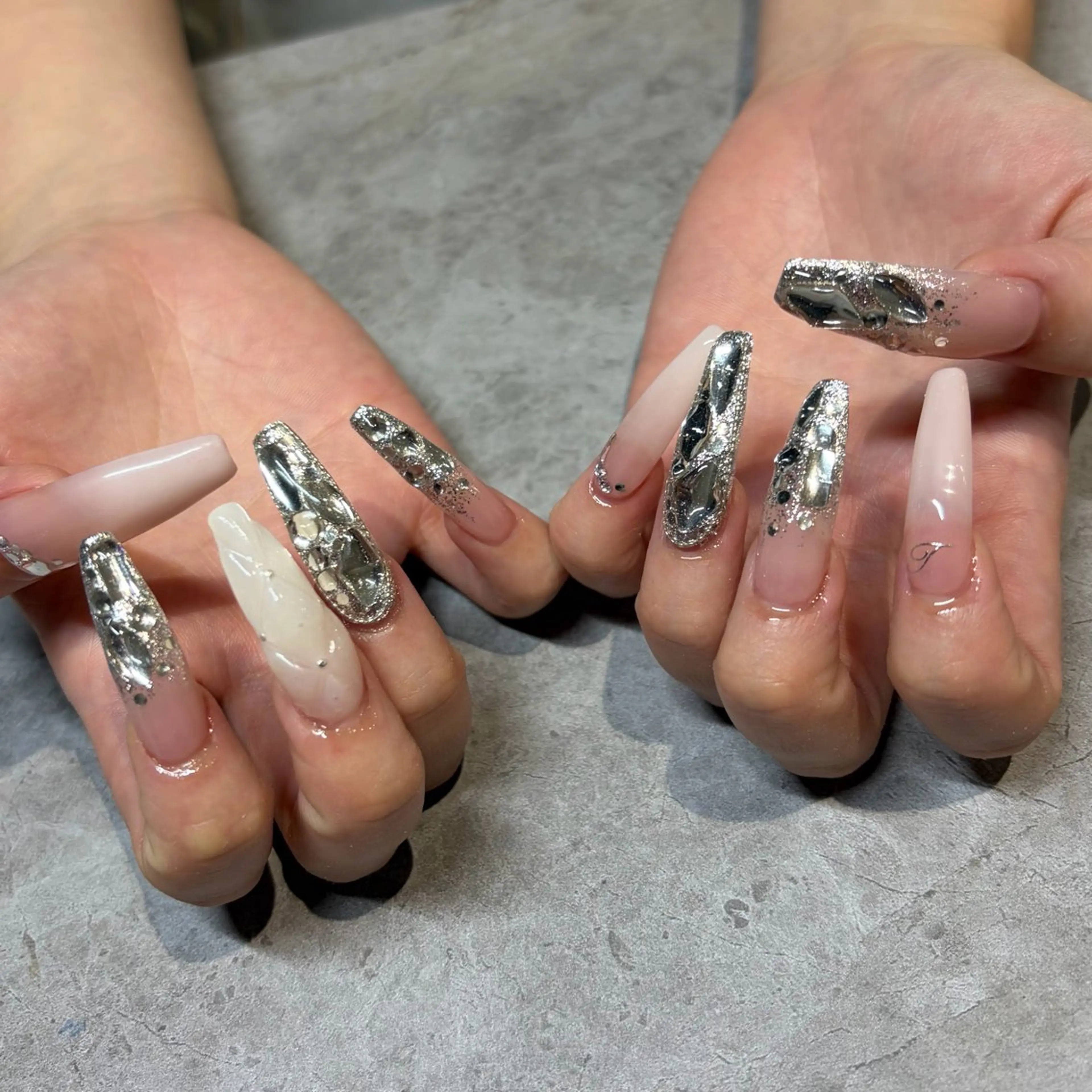 ネイル アートネイル スカルプネイル ネイルチップ ハンドネイル IROHA NAIL 横山佳那のネイルデザイン