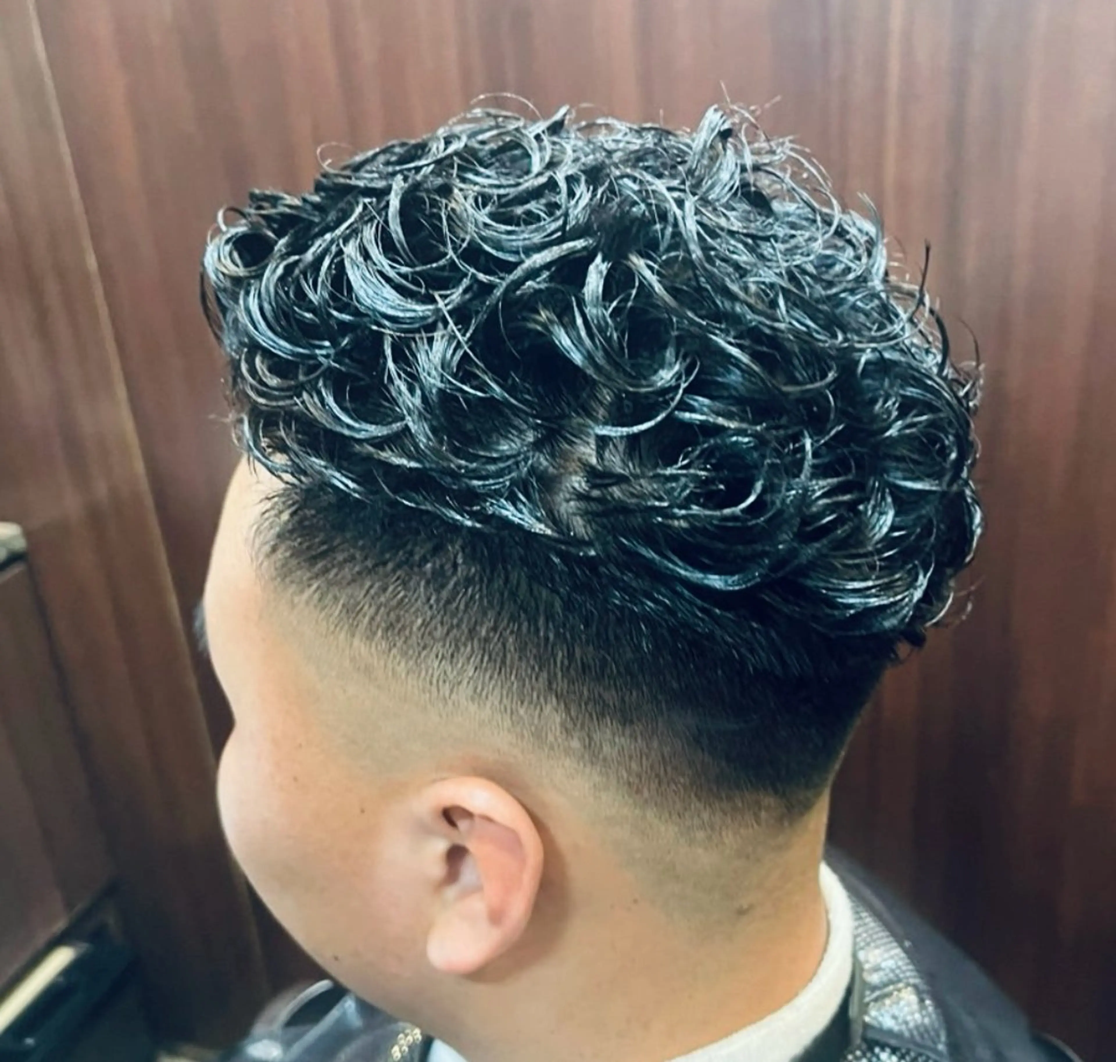 ミディアム パーマ ミディアムパーマ ヒロ銀座バーバーショップ秋葉原店所属・堀 真人のヘアスタイル
