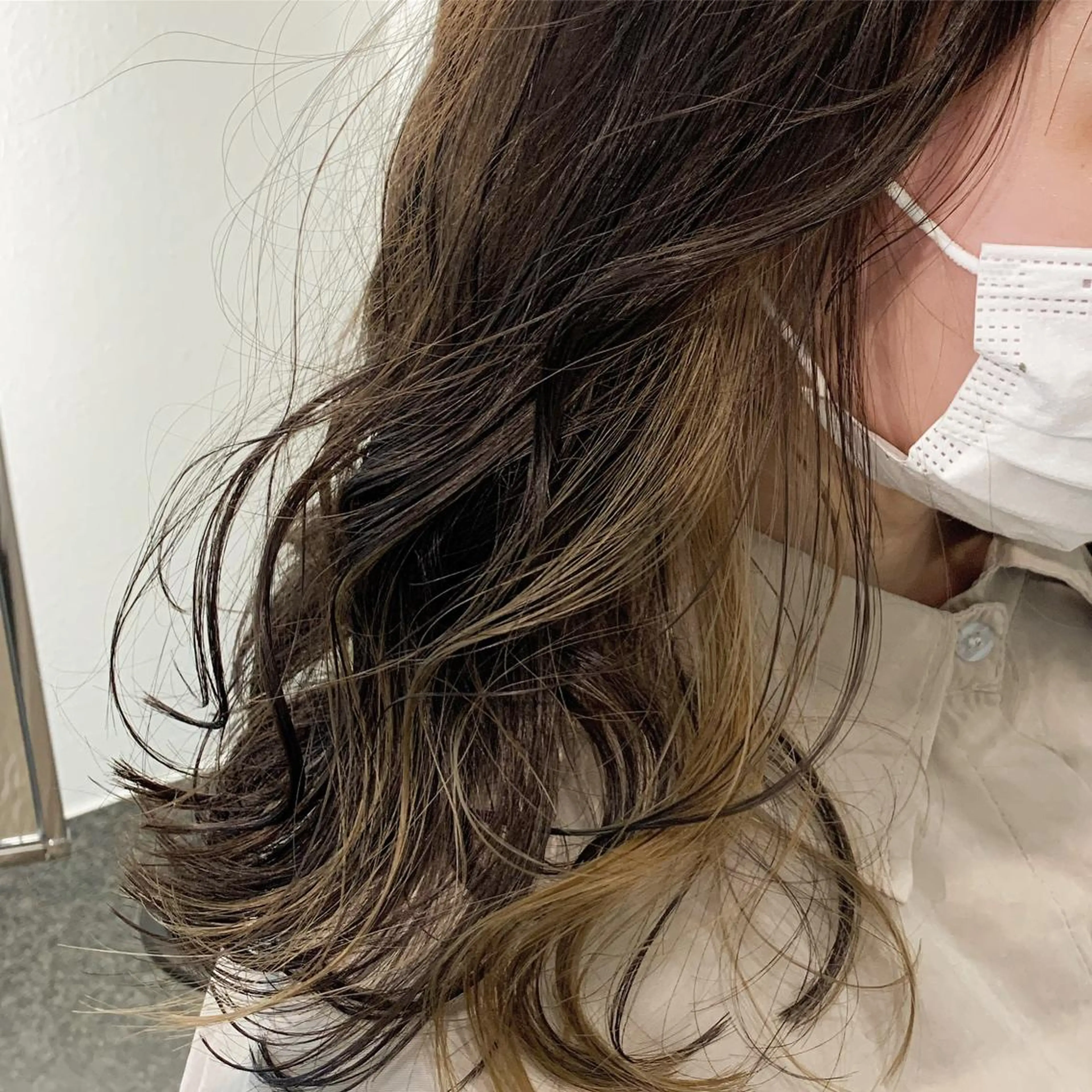 セミロング カラー Okano Mahoのヘアスタイル