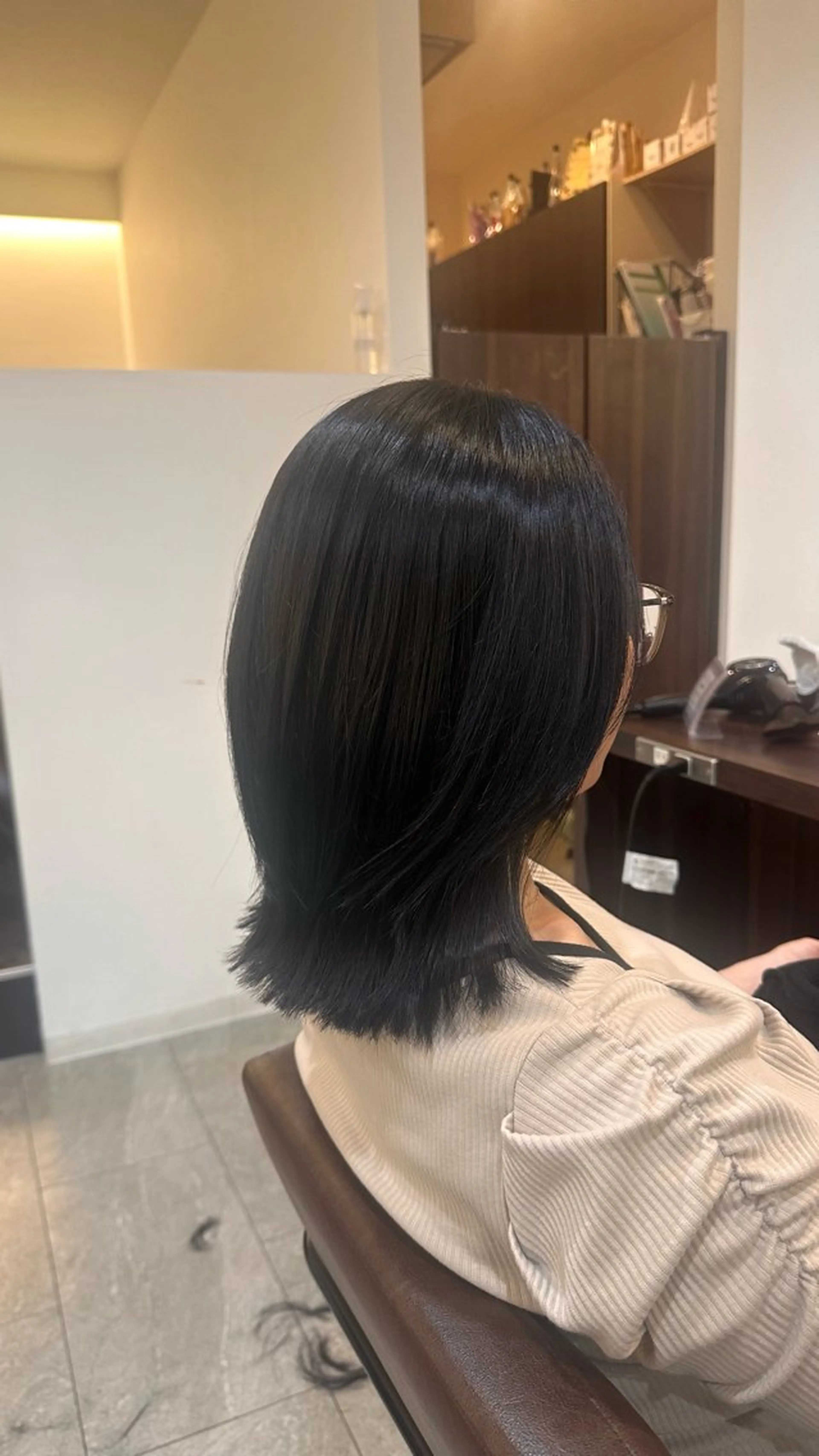 ミディアム ミディアムレイヤー レイヤーカット カット grandoll下曽根店所属・上田 日菜乃のヘアスタイル