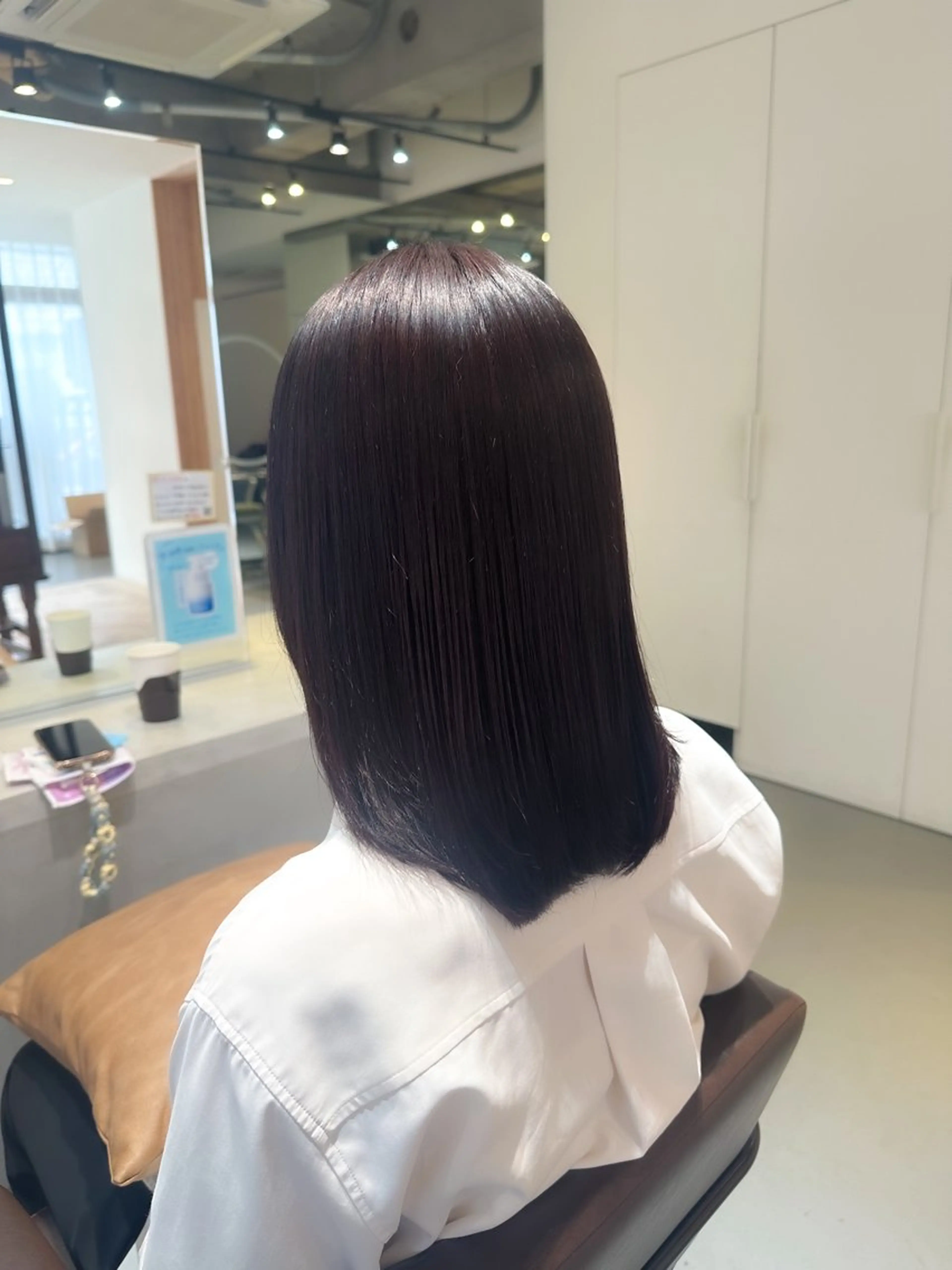 ミディアム カット ヘアカラー こがねざわ みさきのヘアスタイル