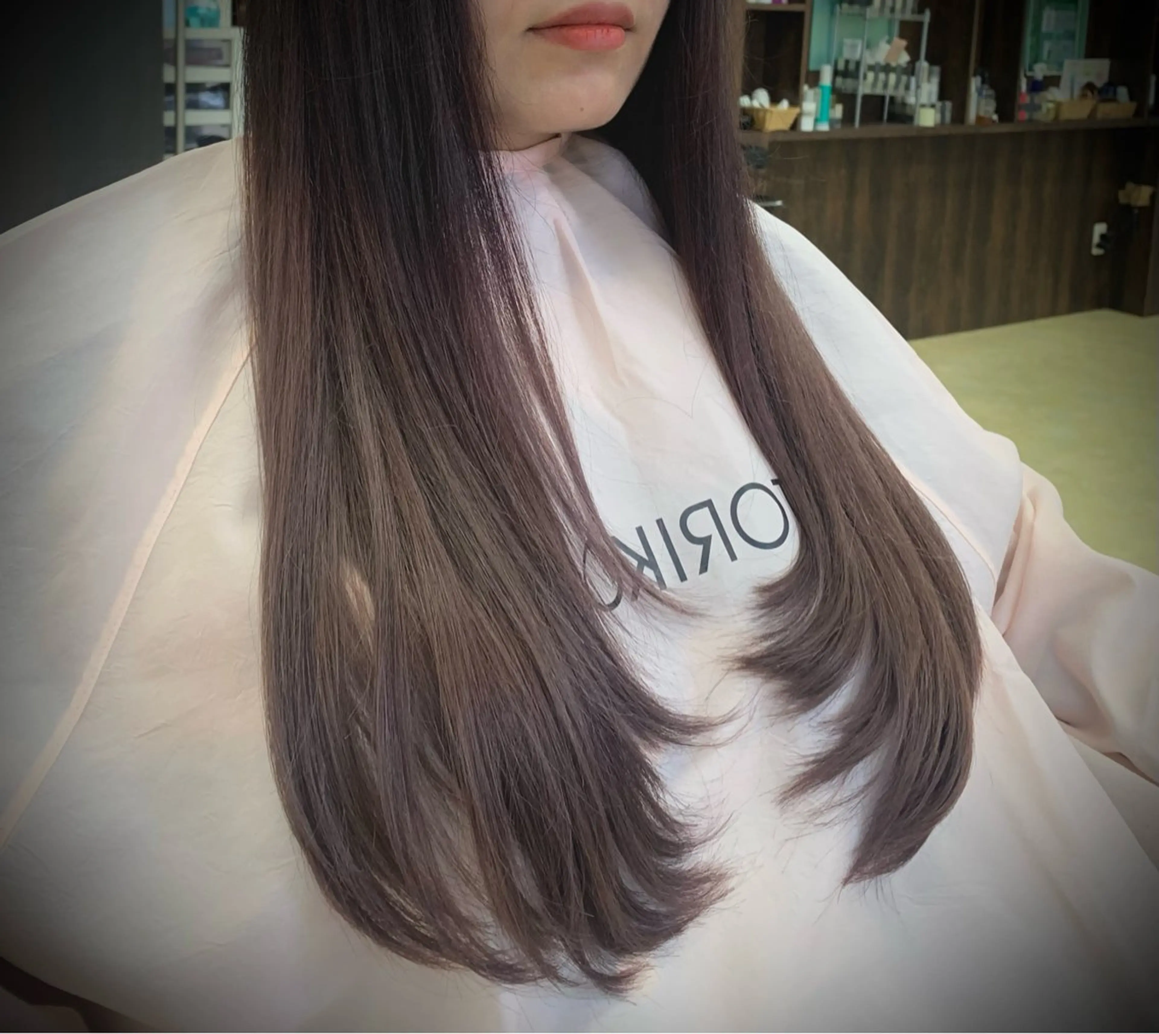 ロング カラー レイヤーカット ローレイヤー 理美容室モテナ所属・カトリ プージャのヘアスタイル