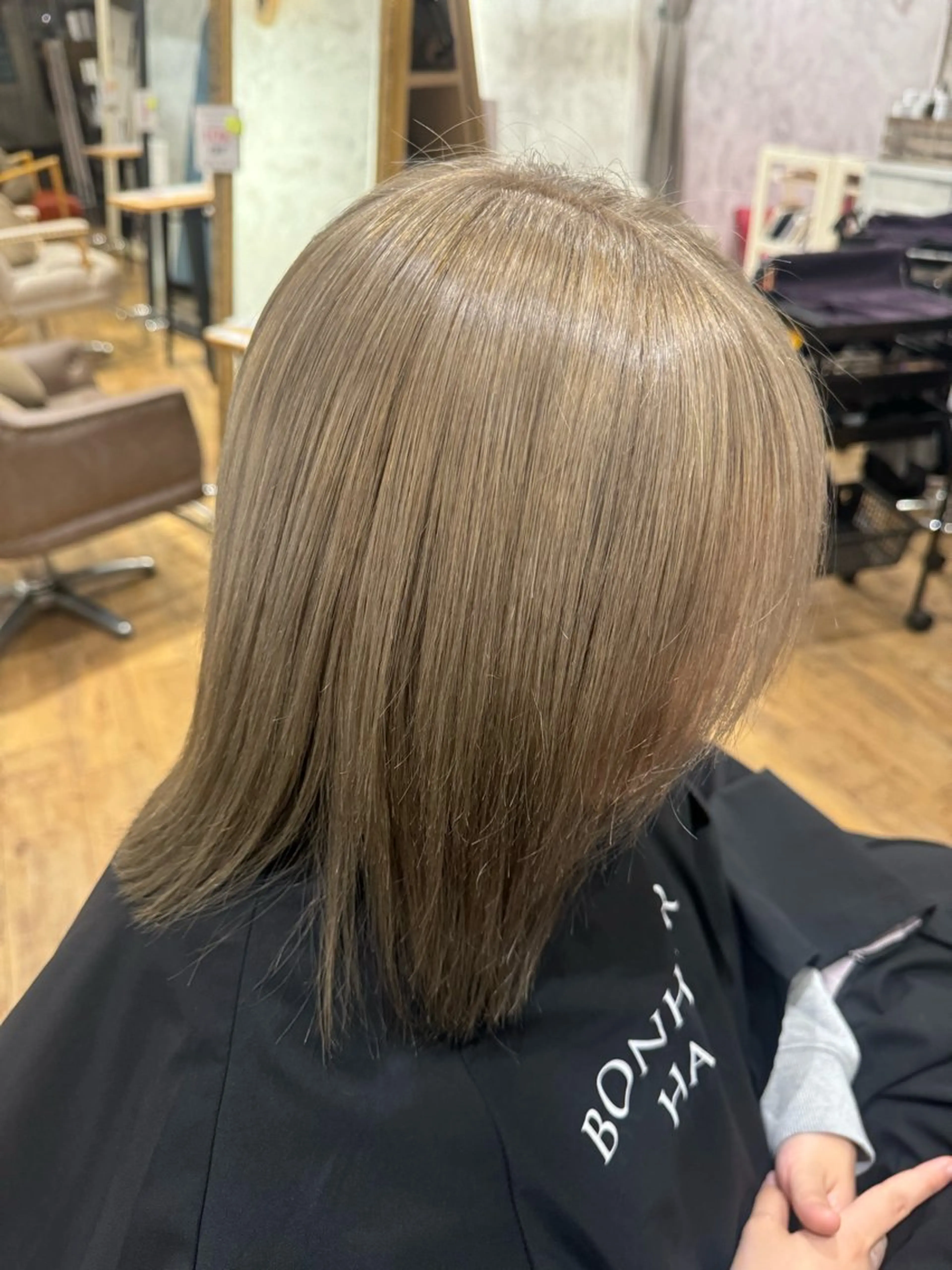 ミディアム ヘアカラー rogue AYAKAのヘアスタイル