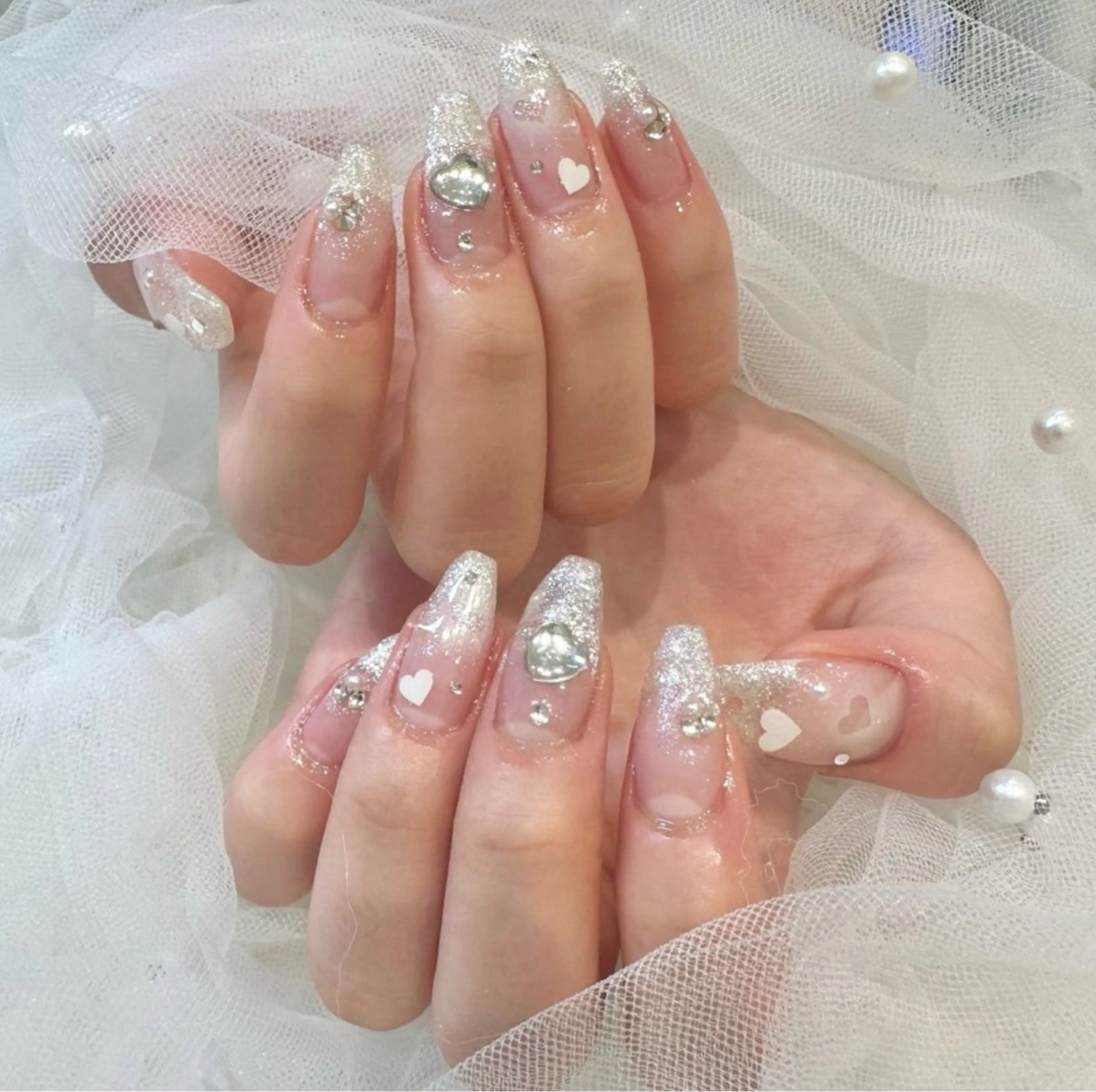 ネイル フレンチネイル キラキラネイル マグネットネイル ミラーネイル ニュアンスネイル ハンドネイル Lyn TA Nailのネイルデザイン