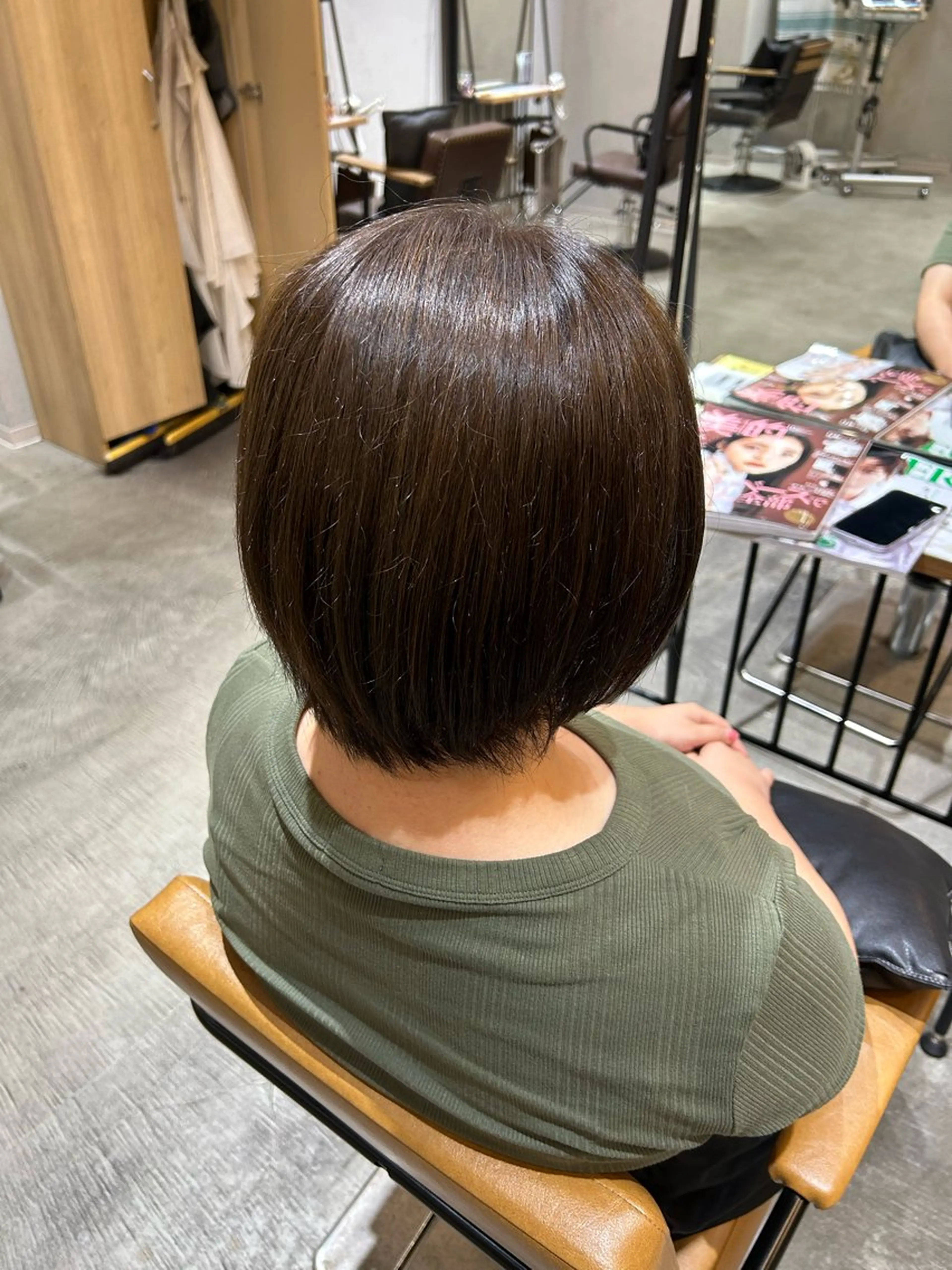 ショート アッシュ ヘアカラー 束感まつ毛／艶カラー おがたゆうか🎀‎のマツエク・マツパデザイン