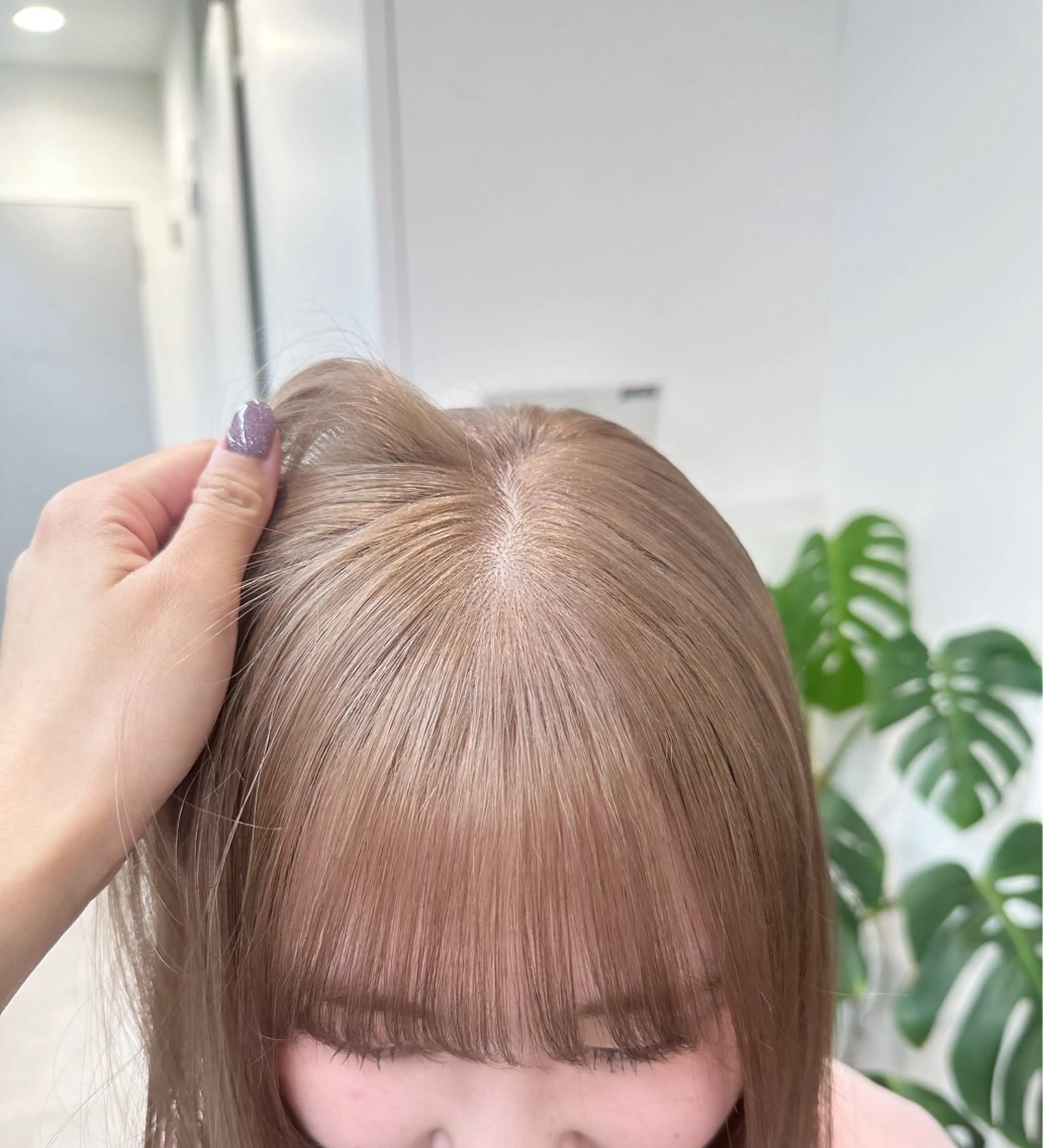 セミロング カラー ベージュカラー ブリーチ ダブルカラー ハイトーンカラー ミルクティーベージュ ヘアカラー トリートメント ❣️本日ショート カット大募集❣️のヘアスタイル