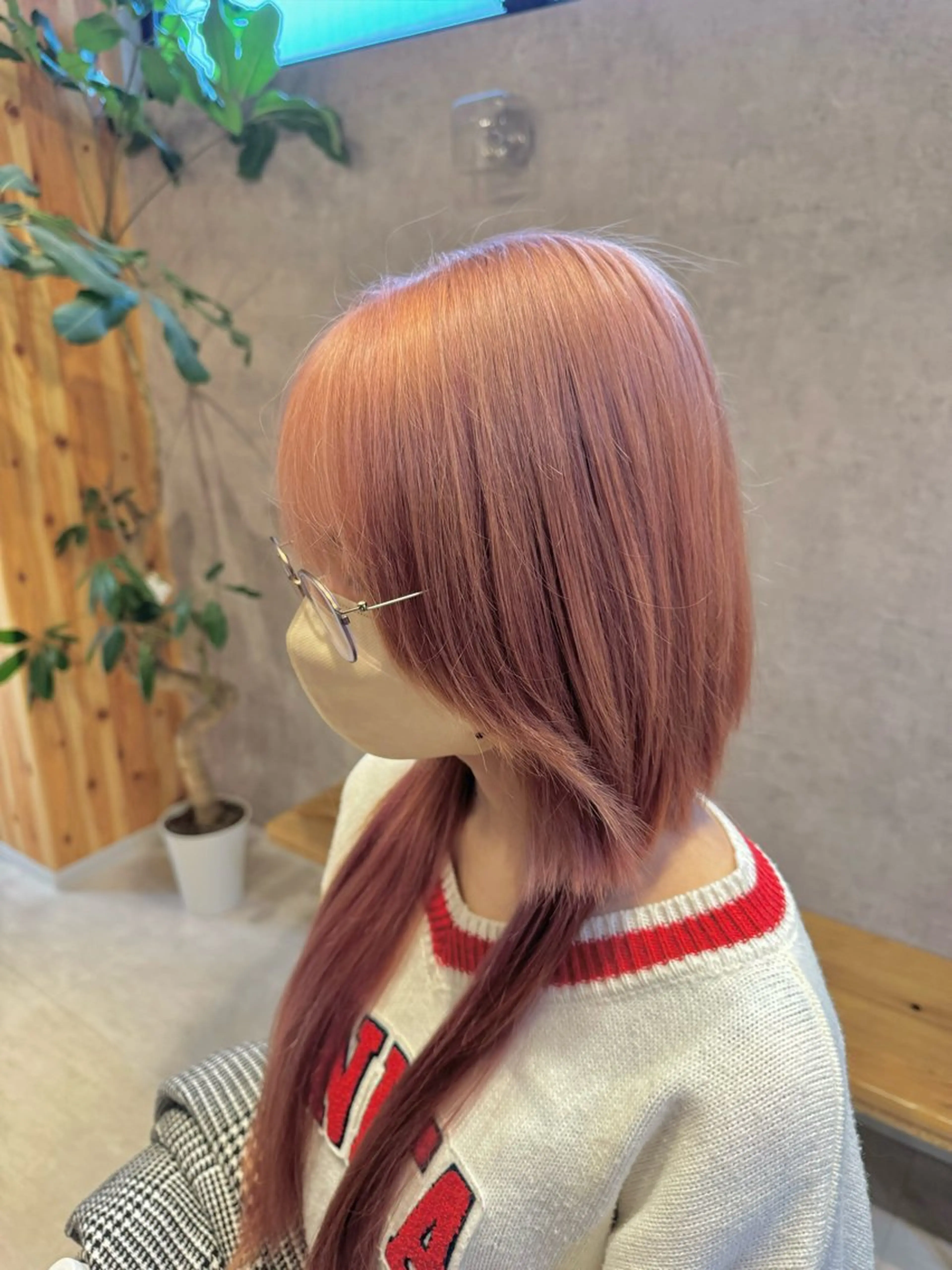 ロング カラー 佐々木  まゆかのヘアスタイル
