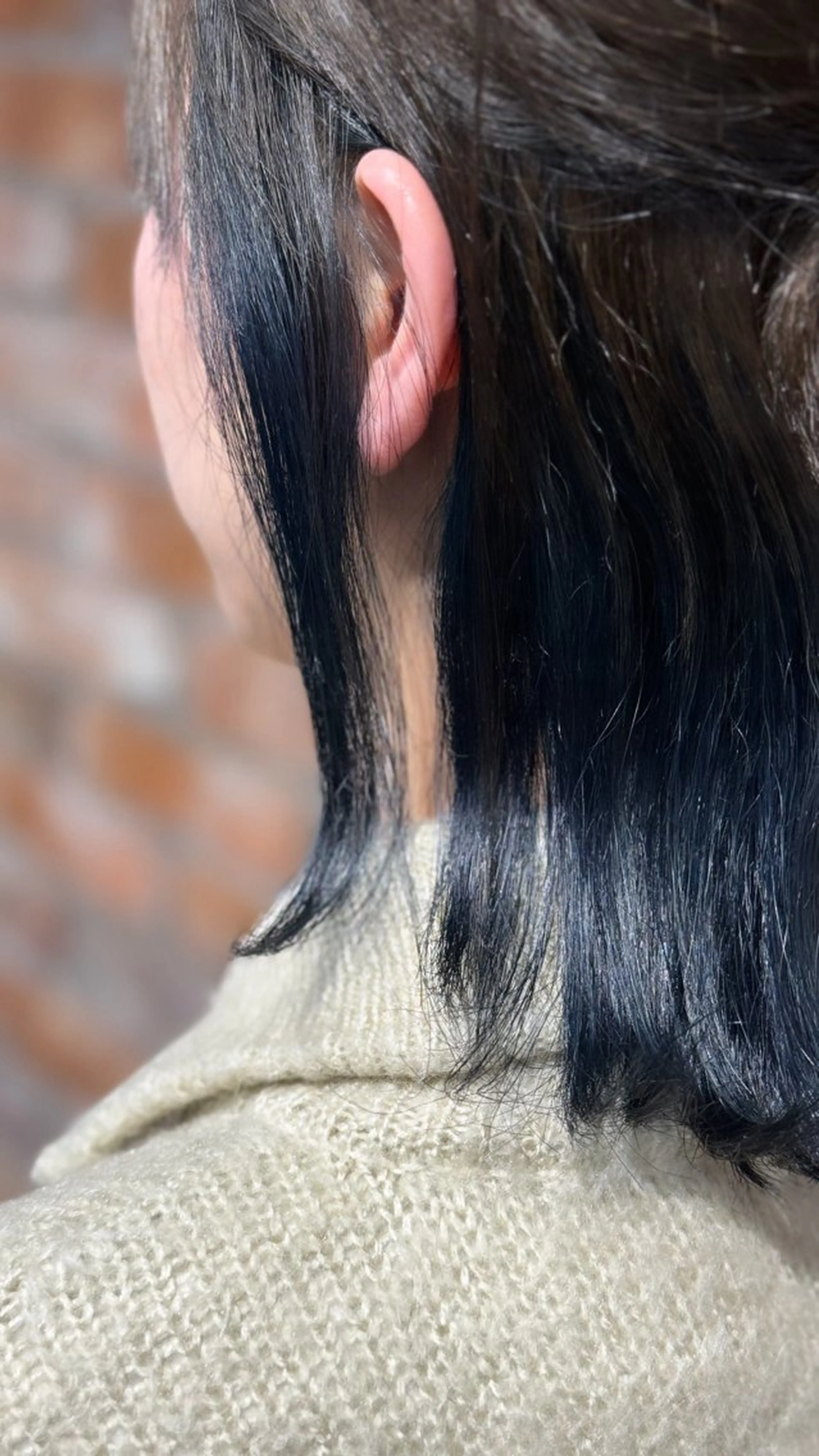 カラー ブリーチ ブルーカラー インナーカラー ナチュラルショート ゆるふわ🌿高橋俊大のヘアスタイル