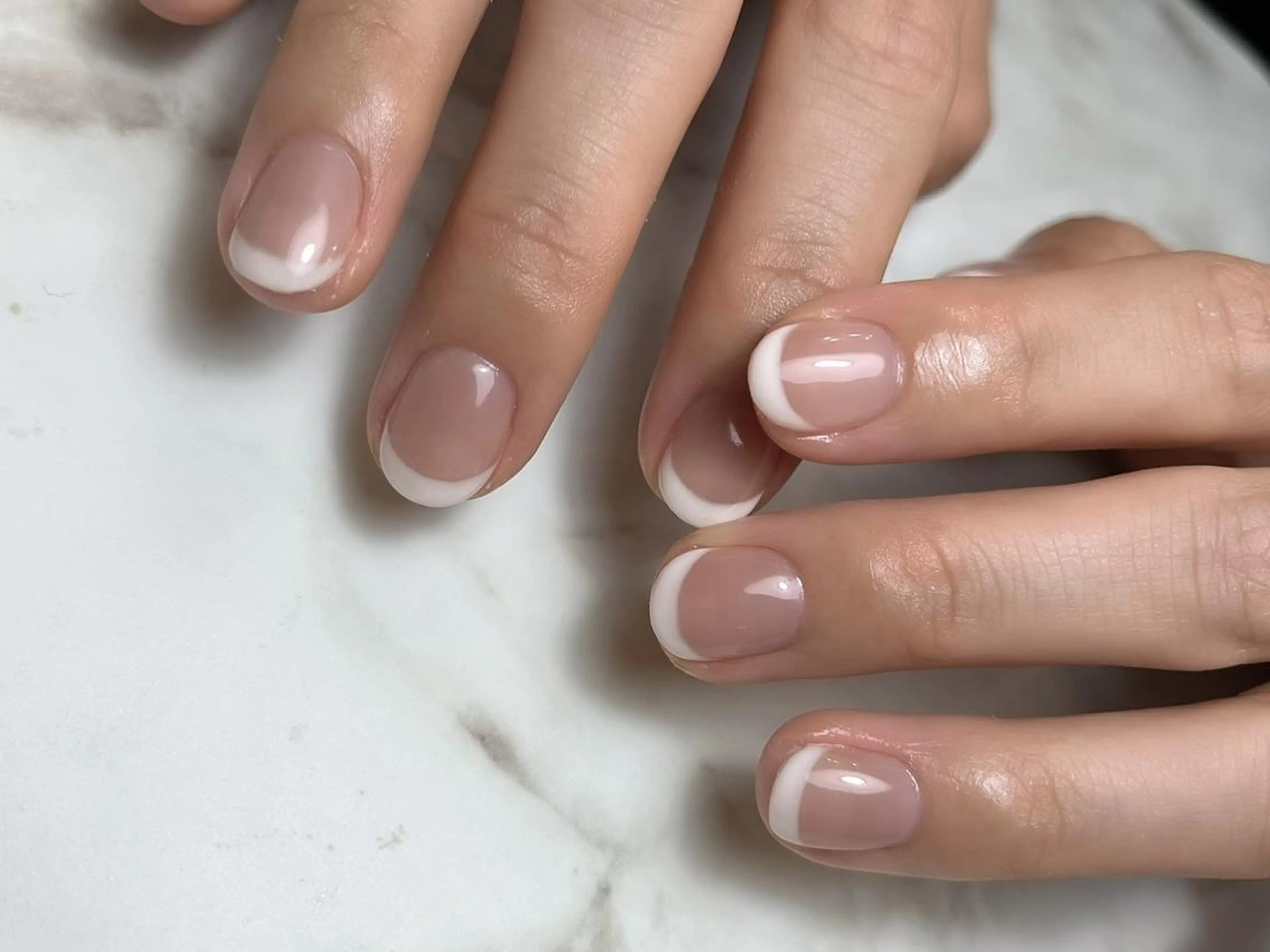 ネイル アートネイル フレンチネイル Ellie Nail Honamiのネイルデザイン