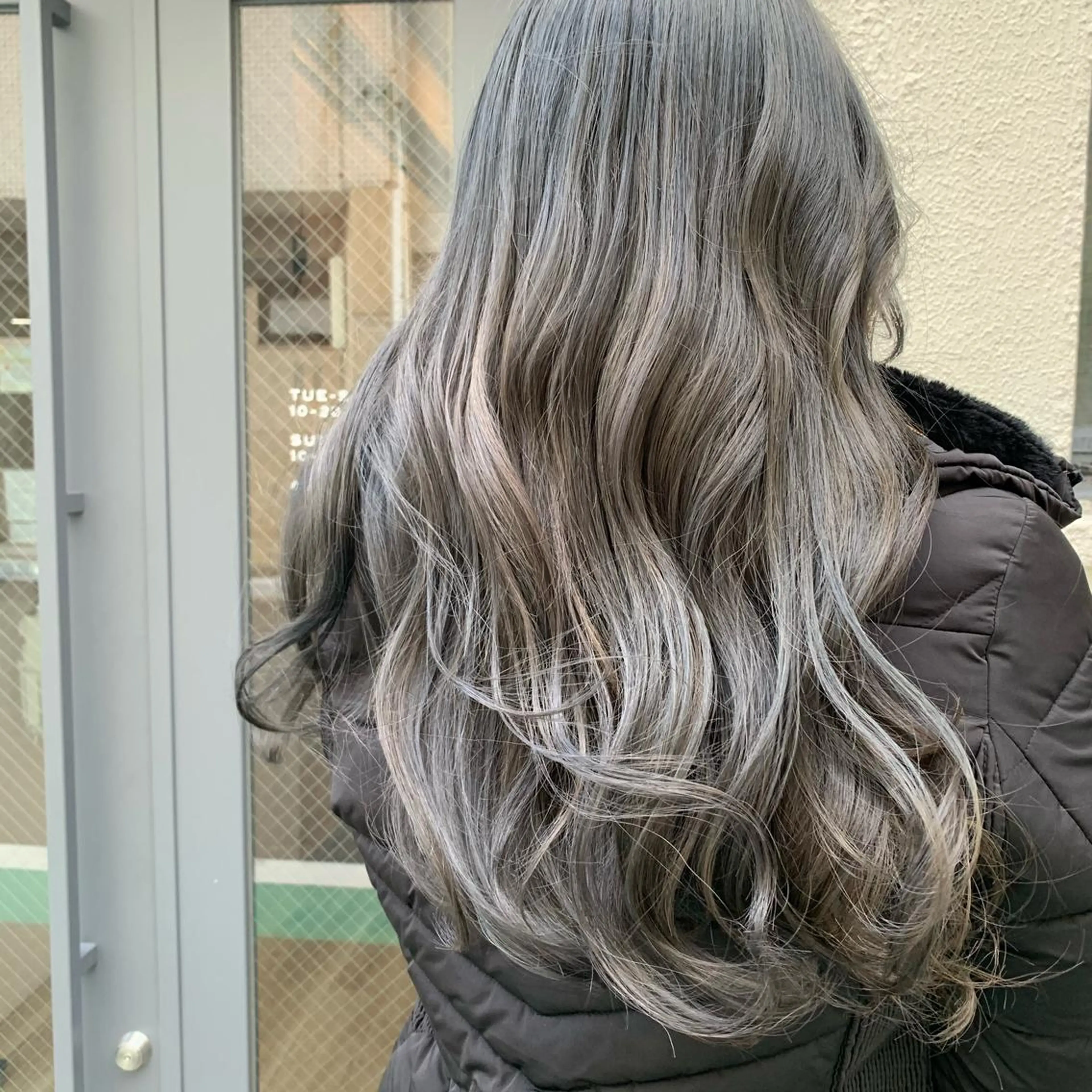 ロング 西岡 優太のヘアスタイル