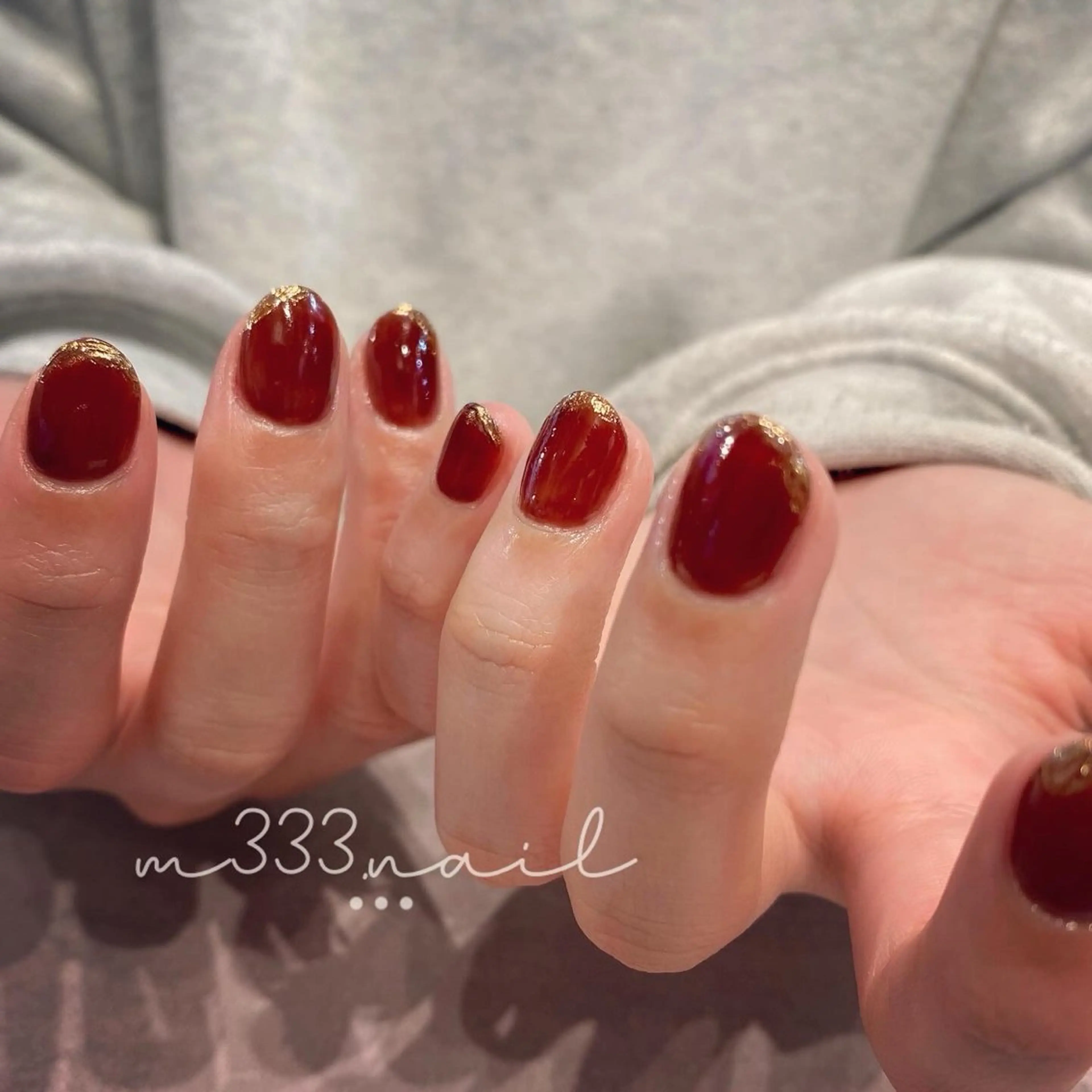 ネイル アートネイル ボルドー ミラーネイル ニュアンスネイル ハンドネイル hair  MILE.所属・MILE. mukonosouのネイルデザイン