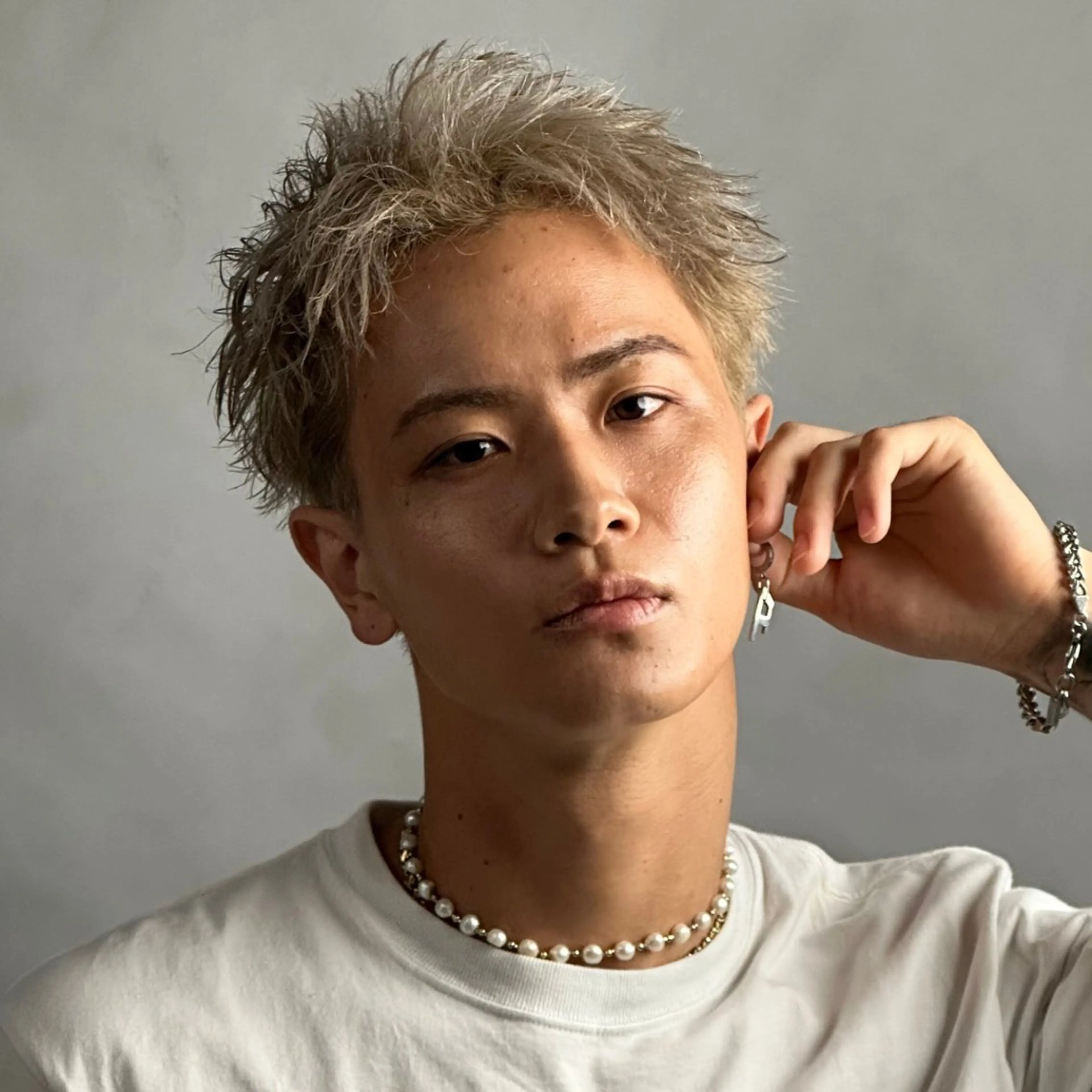 カラー メンズ メンズブリーチ スパイキーショート ブリーチ カット ヘアカラー メンズサロン REGNO（レグノ）のヘアスタイル