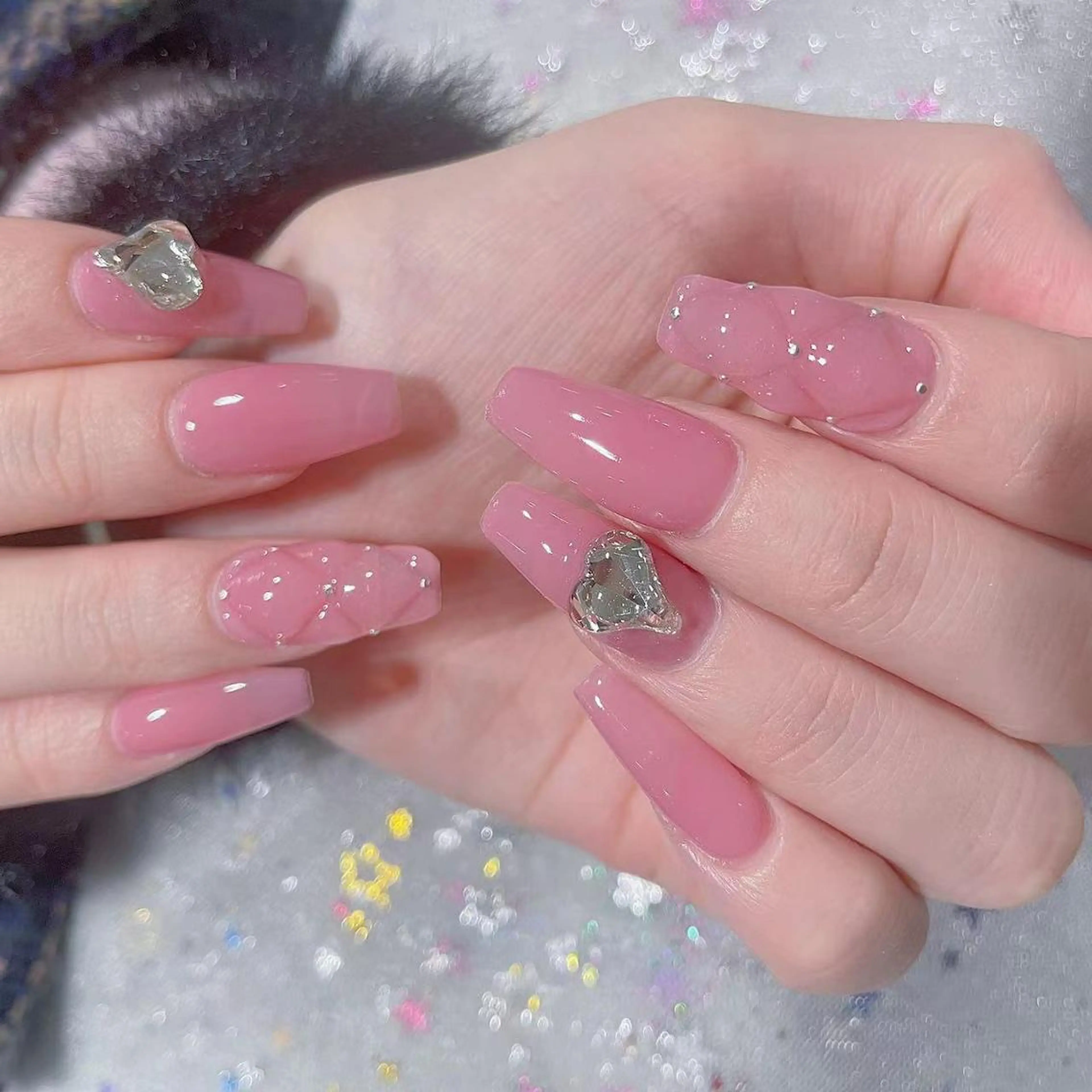 ネイル 長さ出し ネイルチップ Queens テイのネイルデザイン