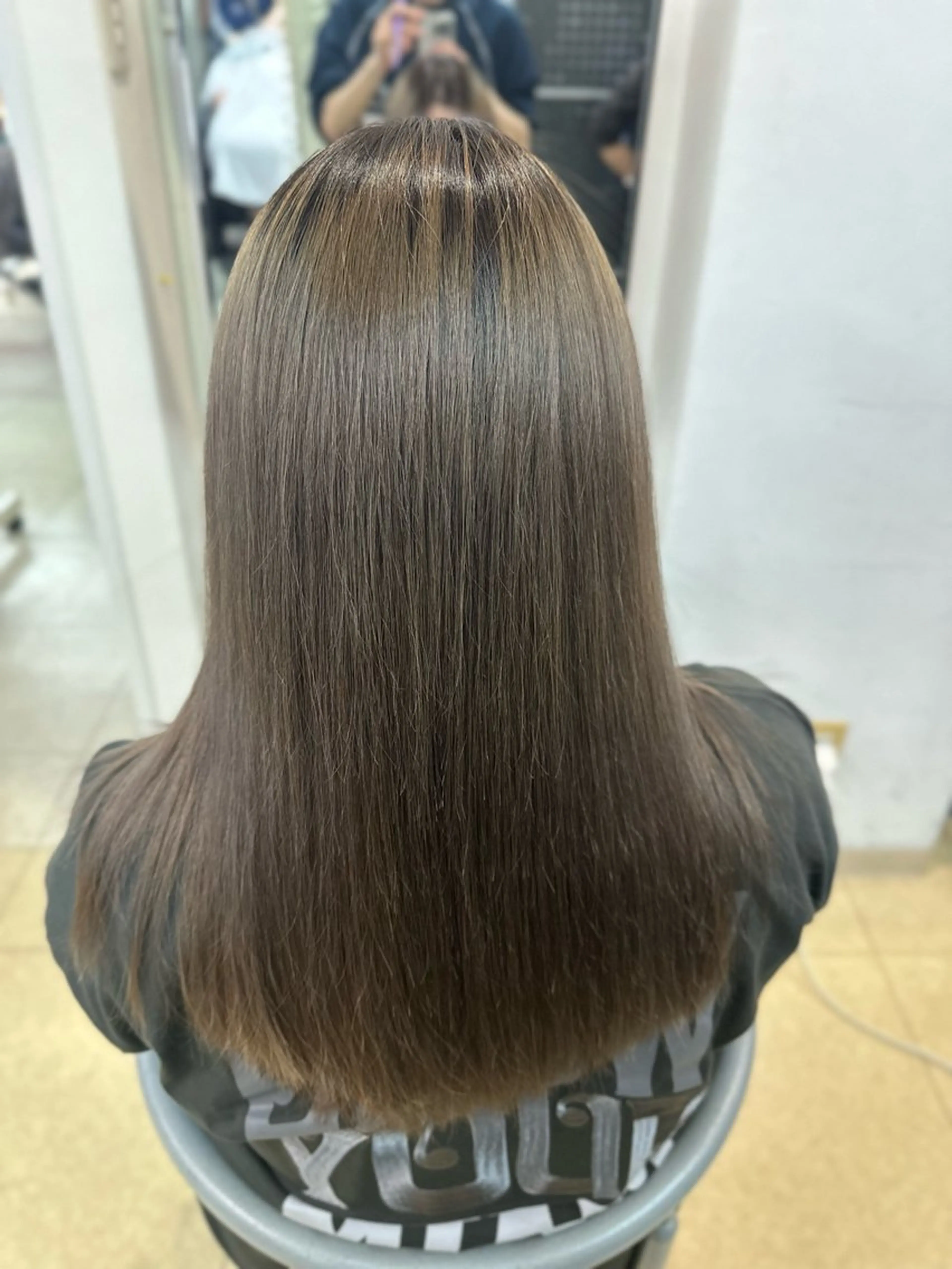 セミロング カラー アッシュ アッシュブラウン ブラウンカラー 透明感カラー 田中 汰知のヘアスタイル