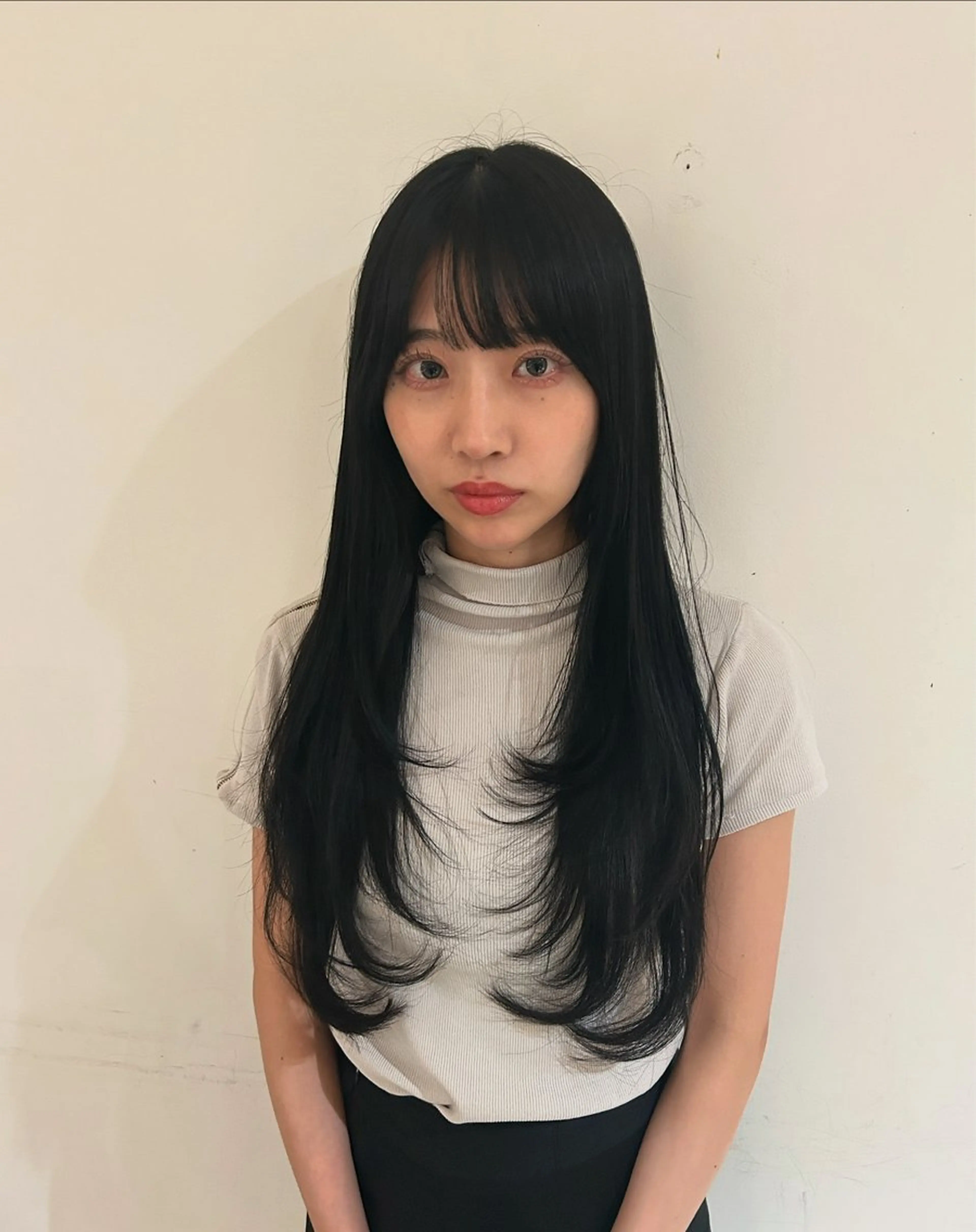 カラー 黒髪 ブルーカラー ブルーブラック カット ヘアカラー ma am zee所属・篠原 一成のヘアスタイル