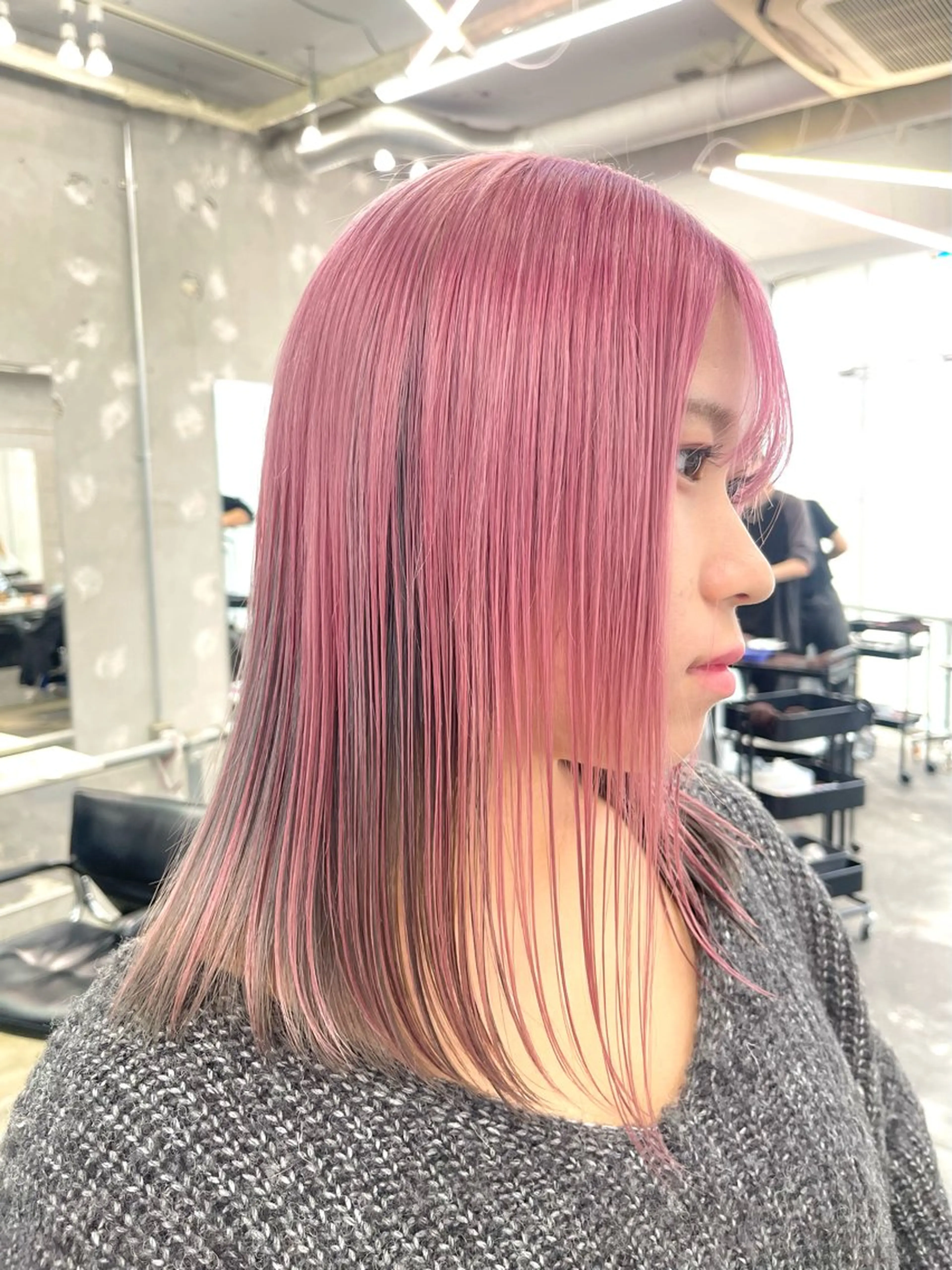 ミディアム カラー ハッシュカットとハイ トーン/HIROKIのヘアスタイル