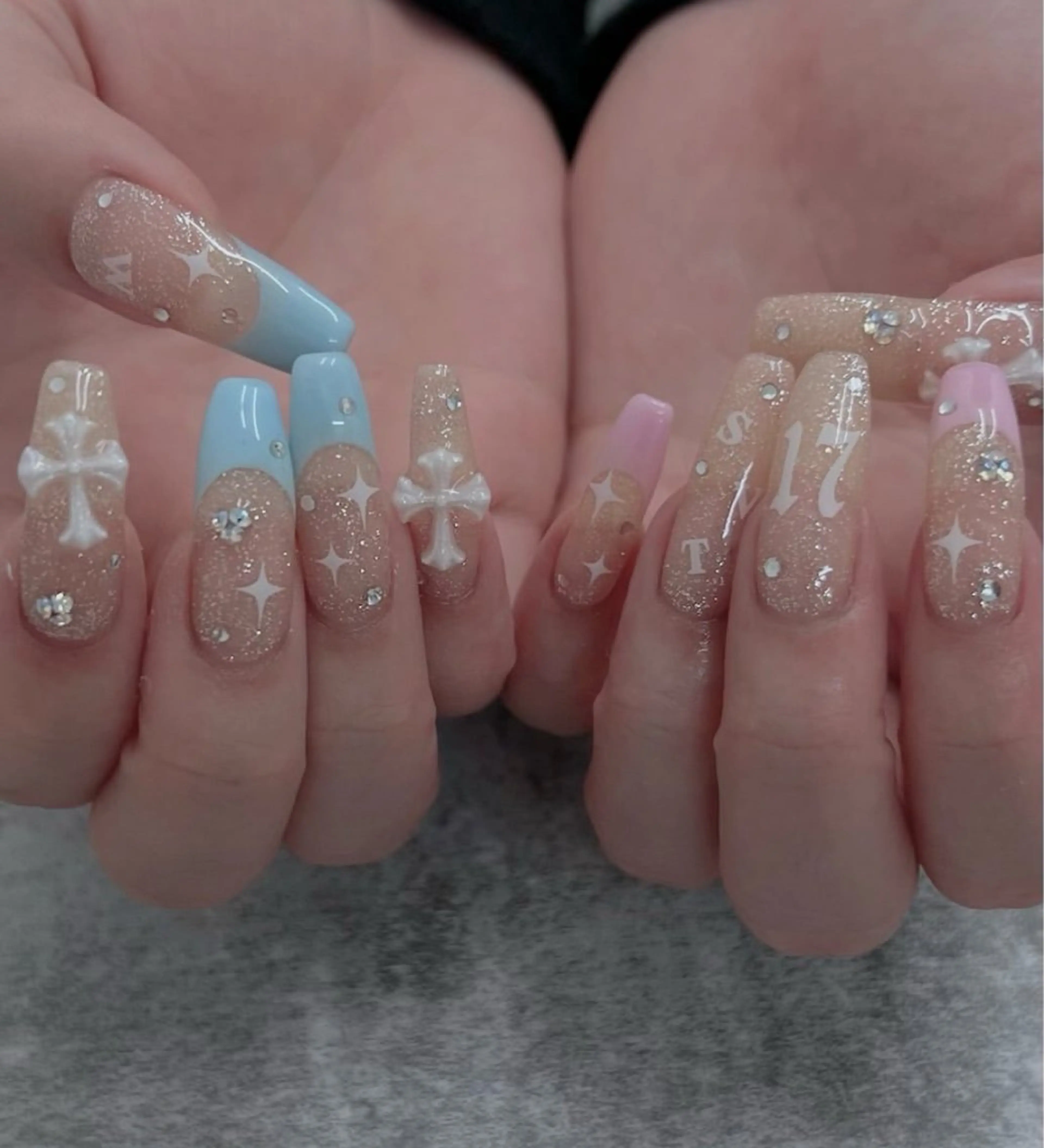 ネイル 長さ出し グラデーション キラキラネイル 韓国ネイル ラメ(グリッター) ハンドネイル ハンドケア Chisa Nail Studio所属・リ リのネイルデザイン