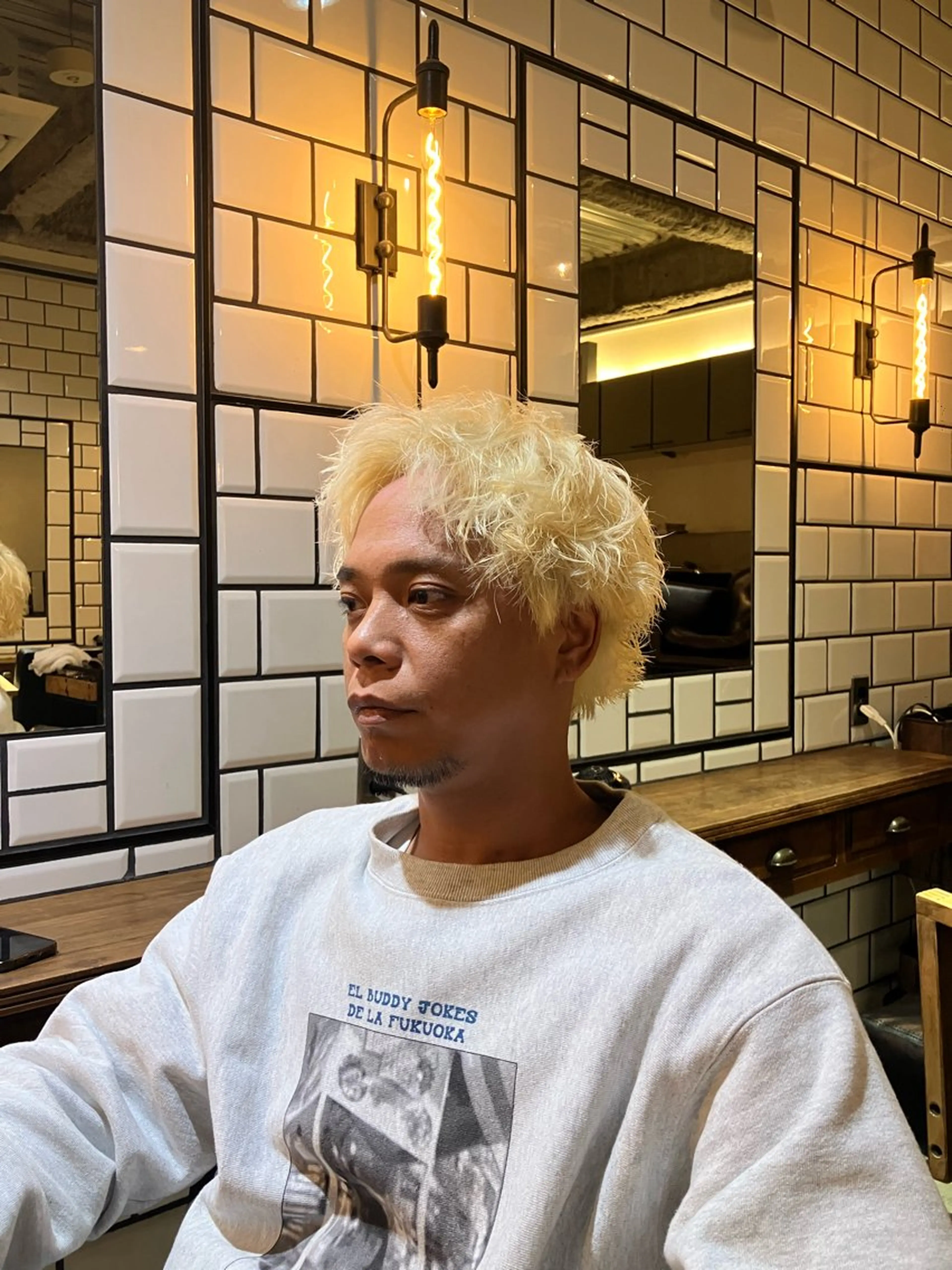 ショート メンズ メンズブリーチ カット ヘアカラー MANON BY H所属・Watarai Yuukiのヘアスタイル