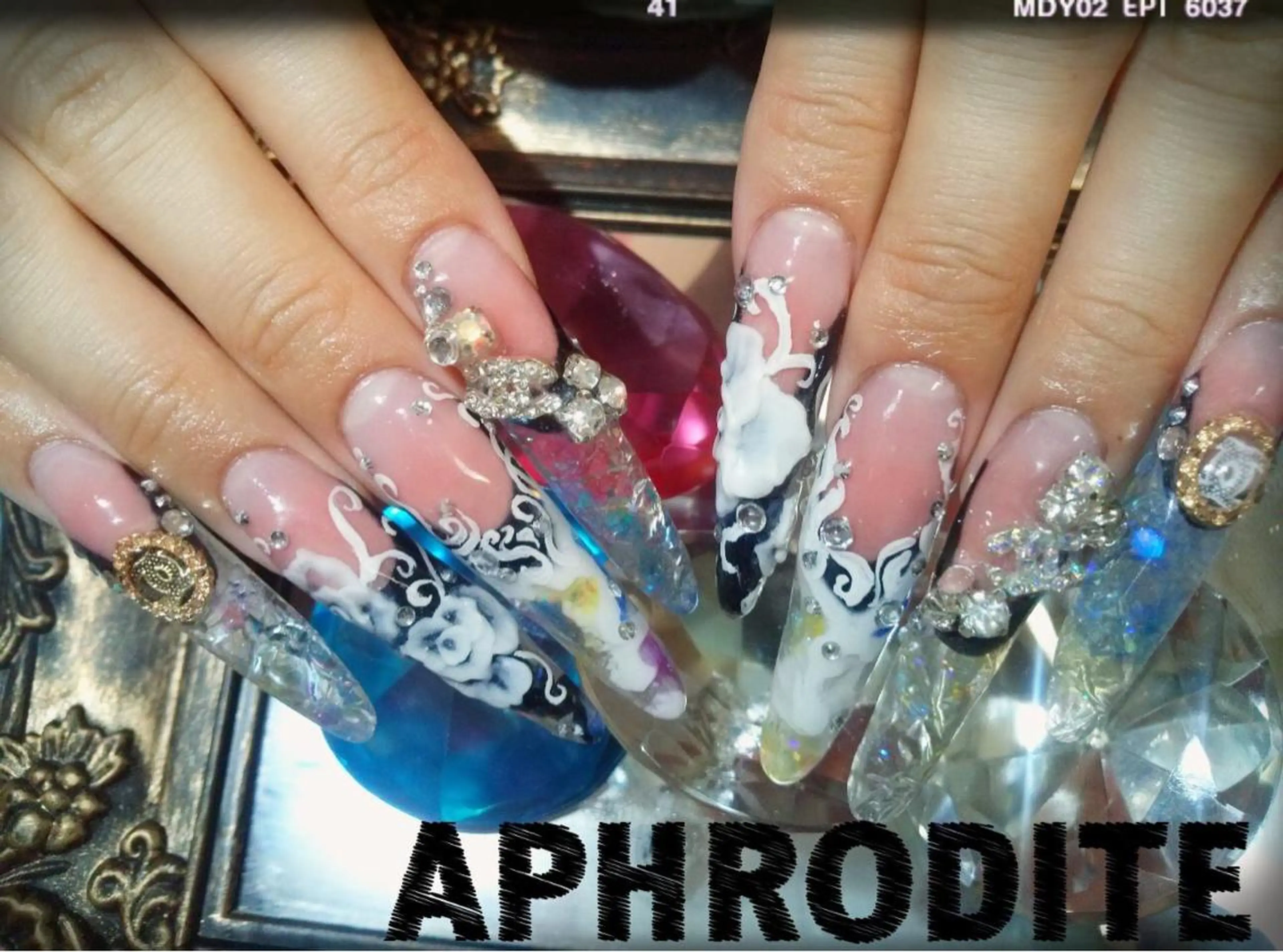 ネイル アートネイル スカルプネイル APHRODITE Nagisaのネイルデザイン
