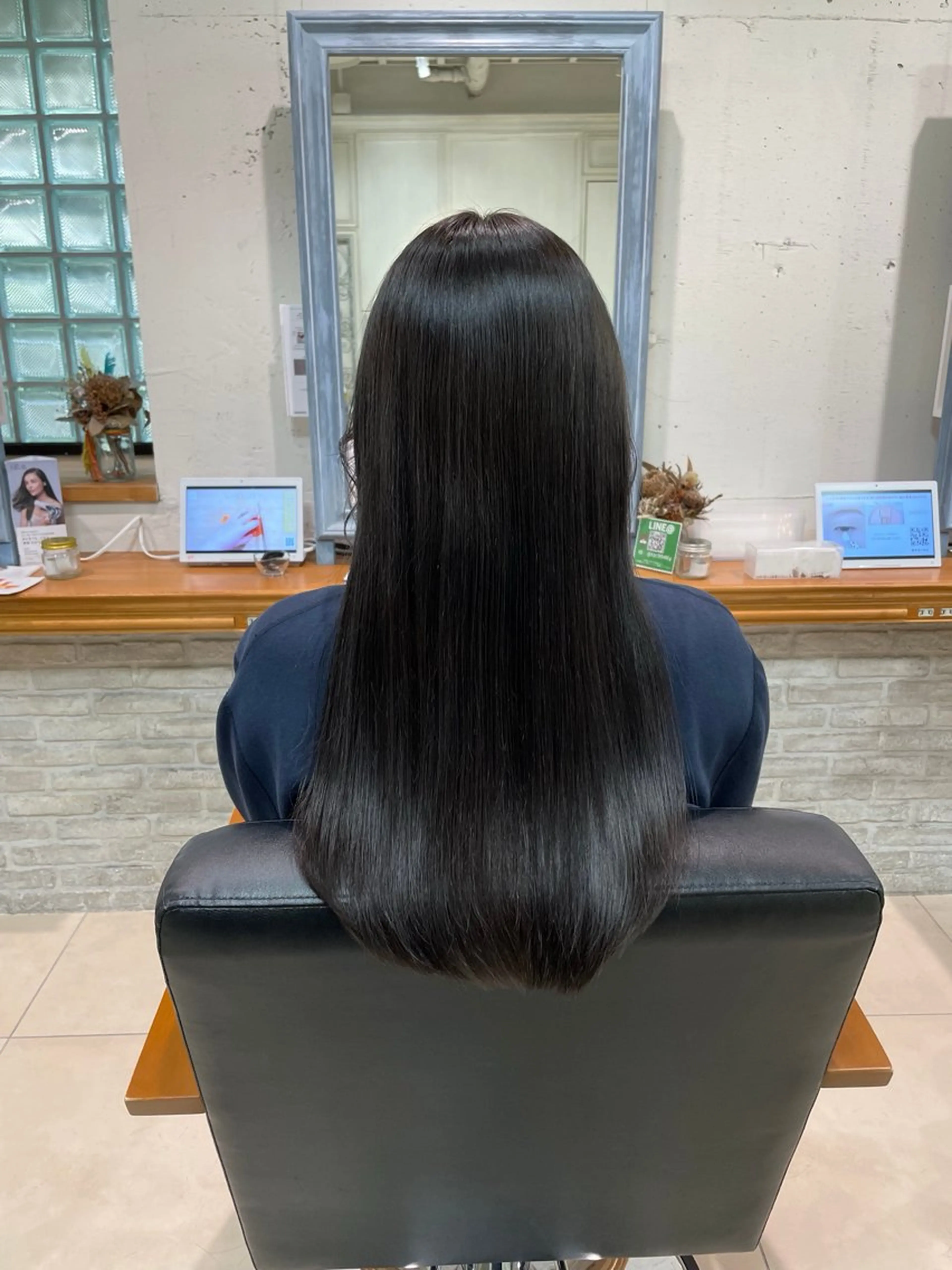 ロング カラー 黒髪 ブラウンカラー 透明感カラー オリーブブラウン 透明感カラー🎀／ マツエクのヘアスタイル