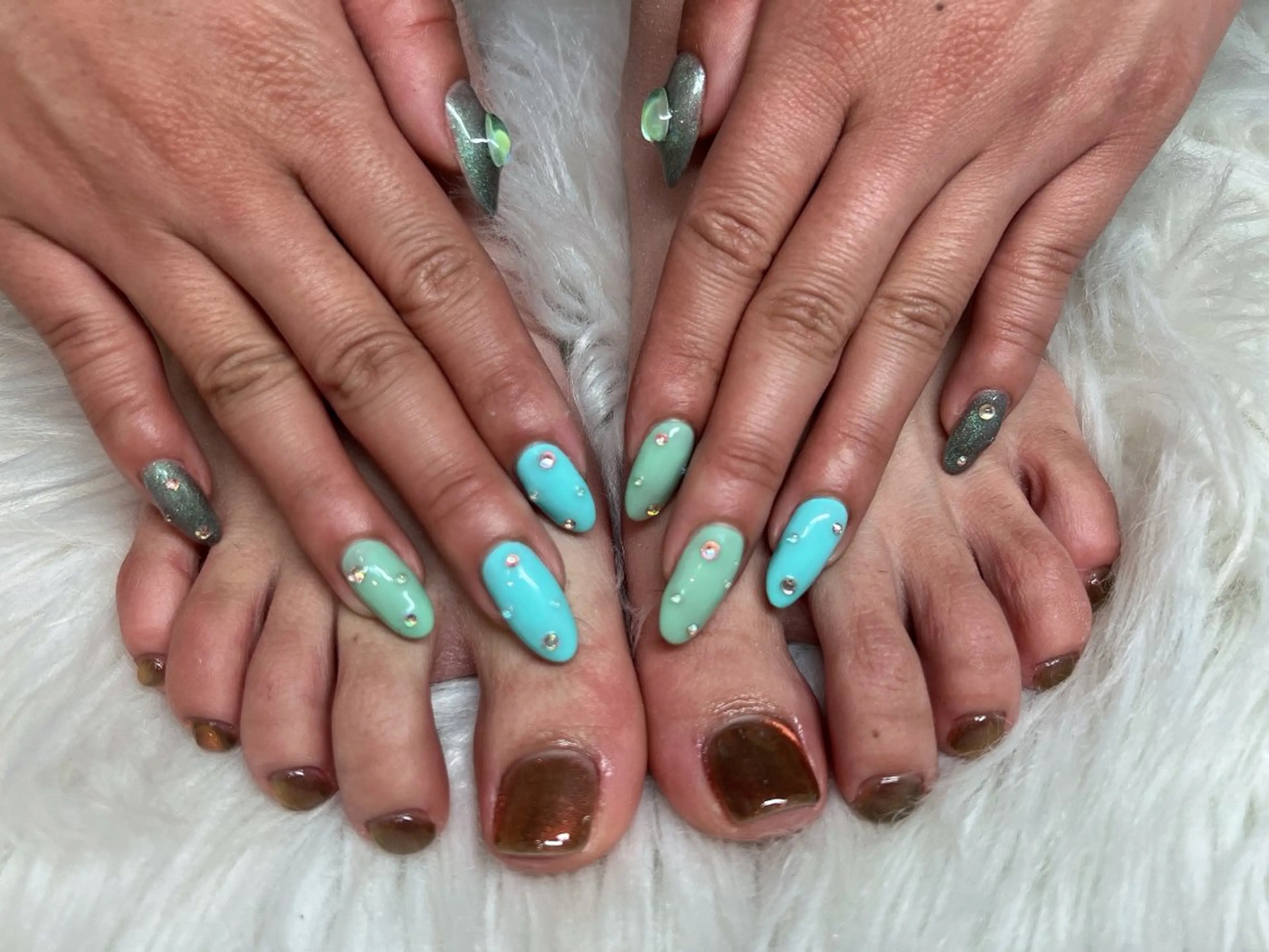ネイル フットネイル ハンドネイル フットネイル Lavish nailのネイルデザイン