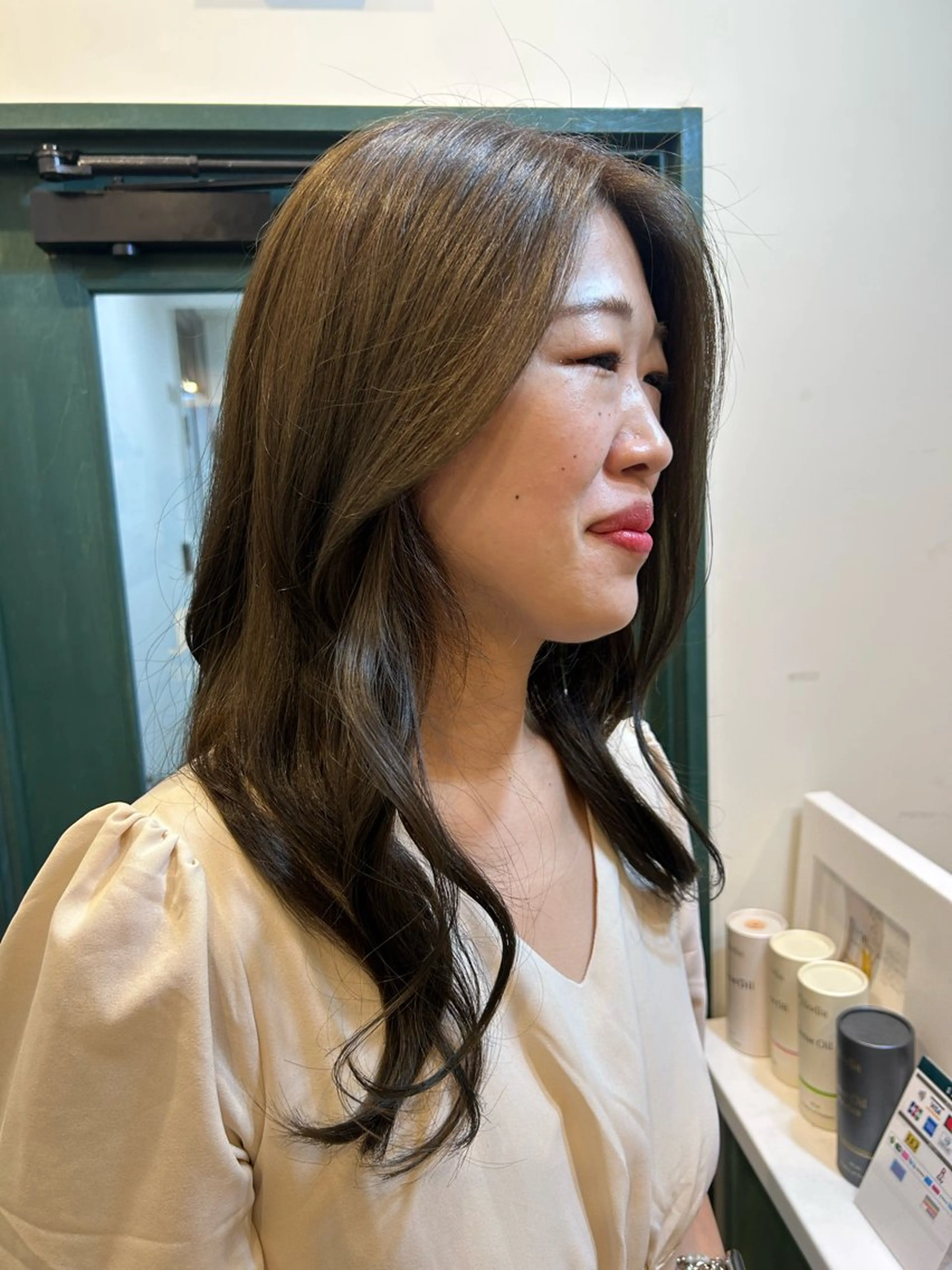ロング カラー ダブルカラー オリーブカラー カット ヘアカラー SALOWIN 新宿三丁目me+所属・レイヤー/ボブ/ 髪質改善/石井ハルカのヘアスタイル