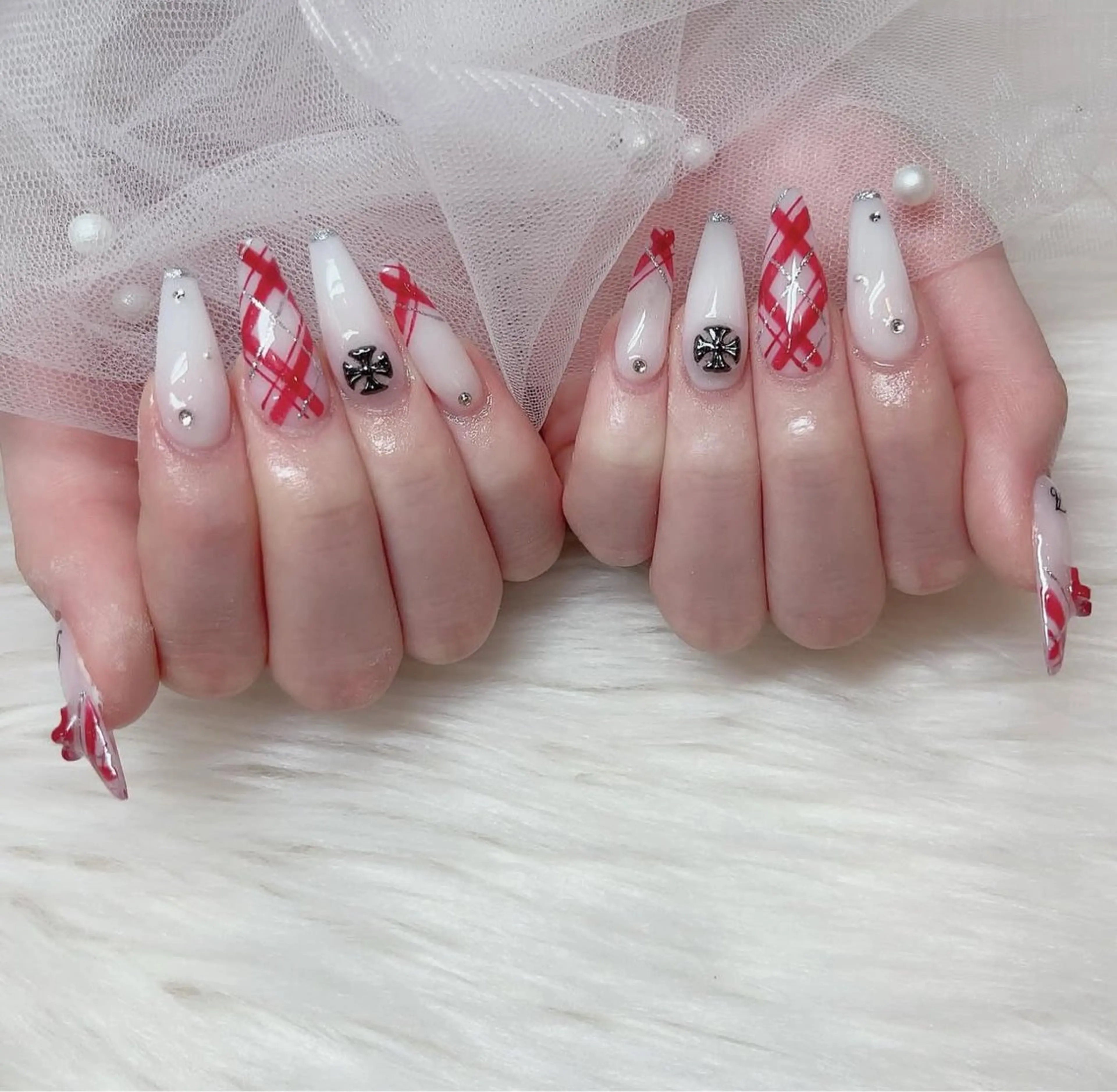ネイル 成人式 ロングネイル マグネットネイル 大理石ネイル(マーブル) リボン ハンドネイル LilyLala Nailsalonのネイルデザイン