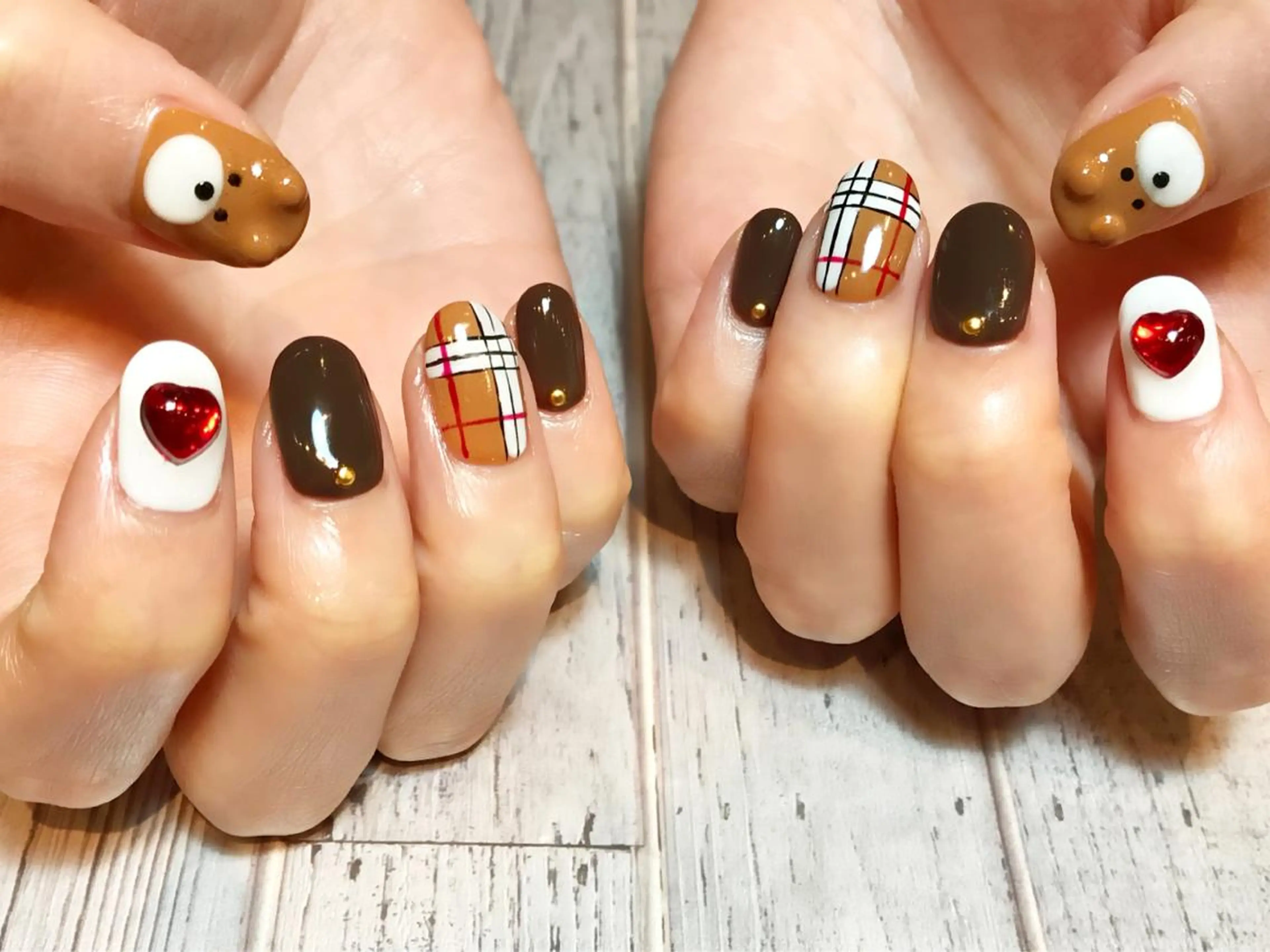 ショート ハンドネイル NAILSALON 🍔Timna🍟のネイルデザイン