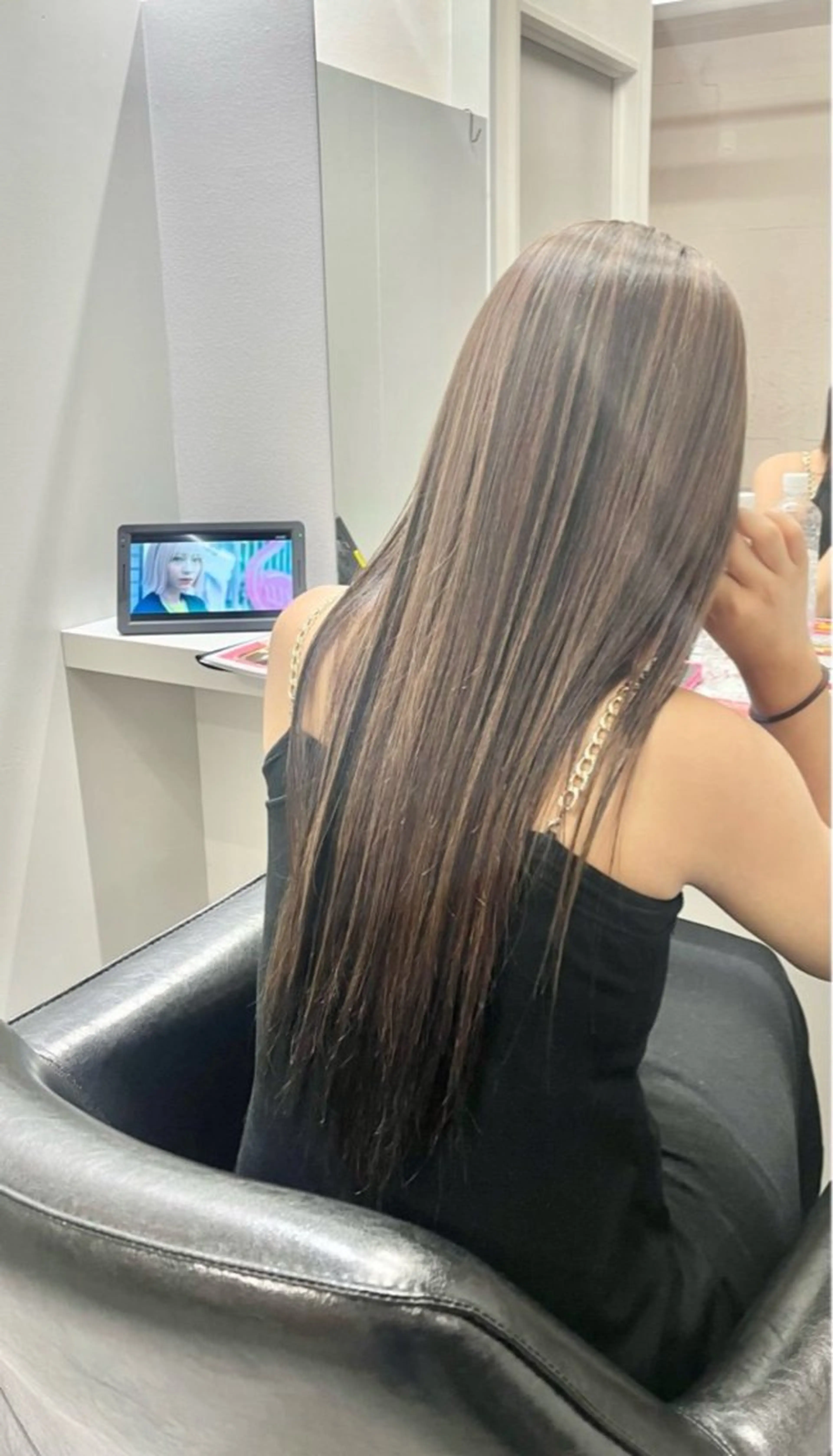 ロング カラー ヘアアレンジ 🍓ブリーチ/ ハイライト/しんたにのヘアスタイル