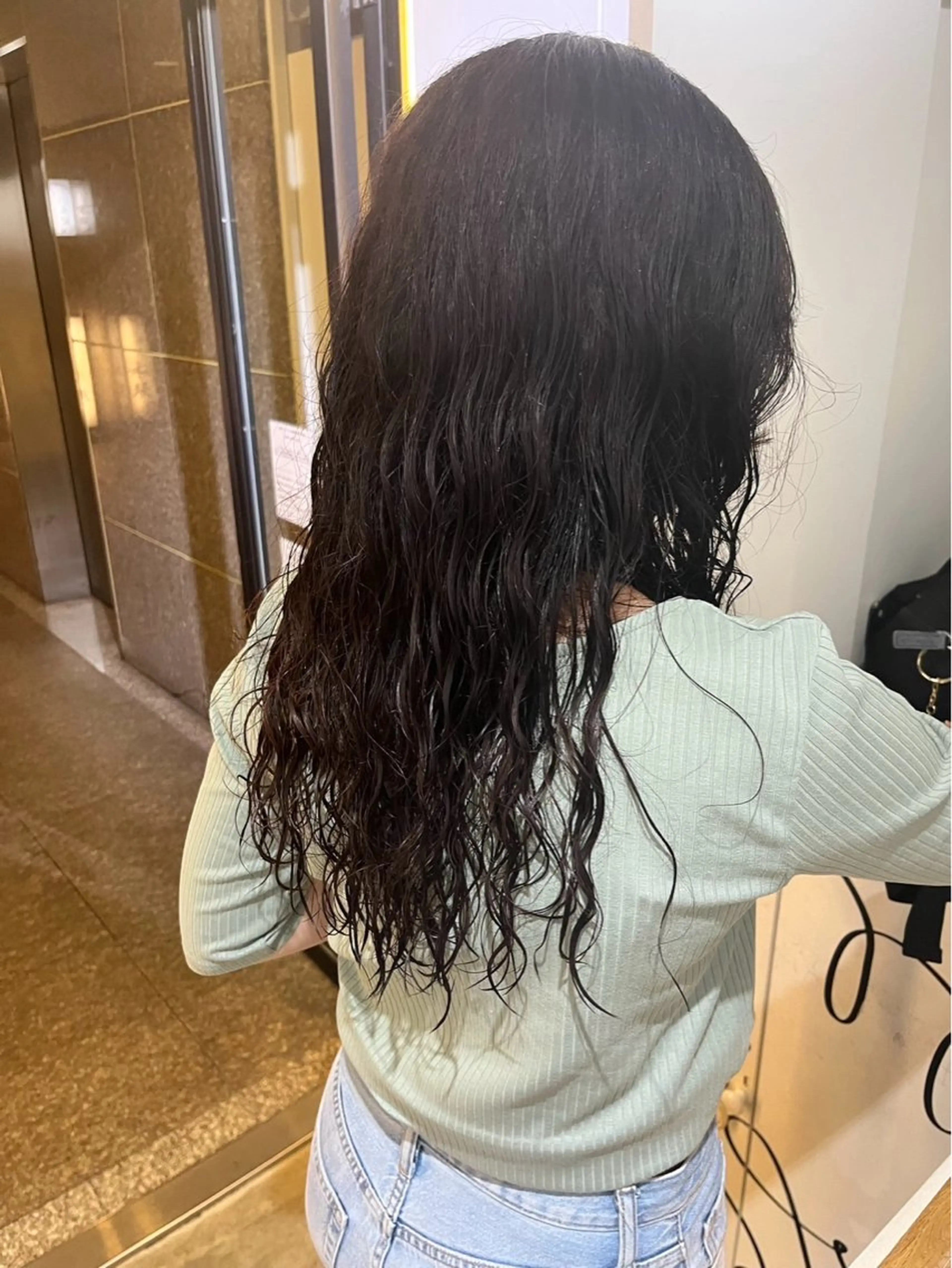 ロング パーマ モデル募集中‎🤍 山崎妃香のヘアスタイル