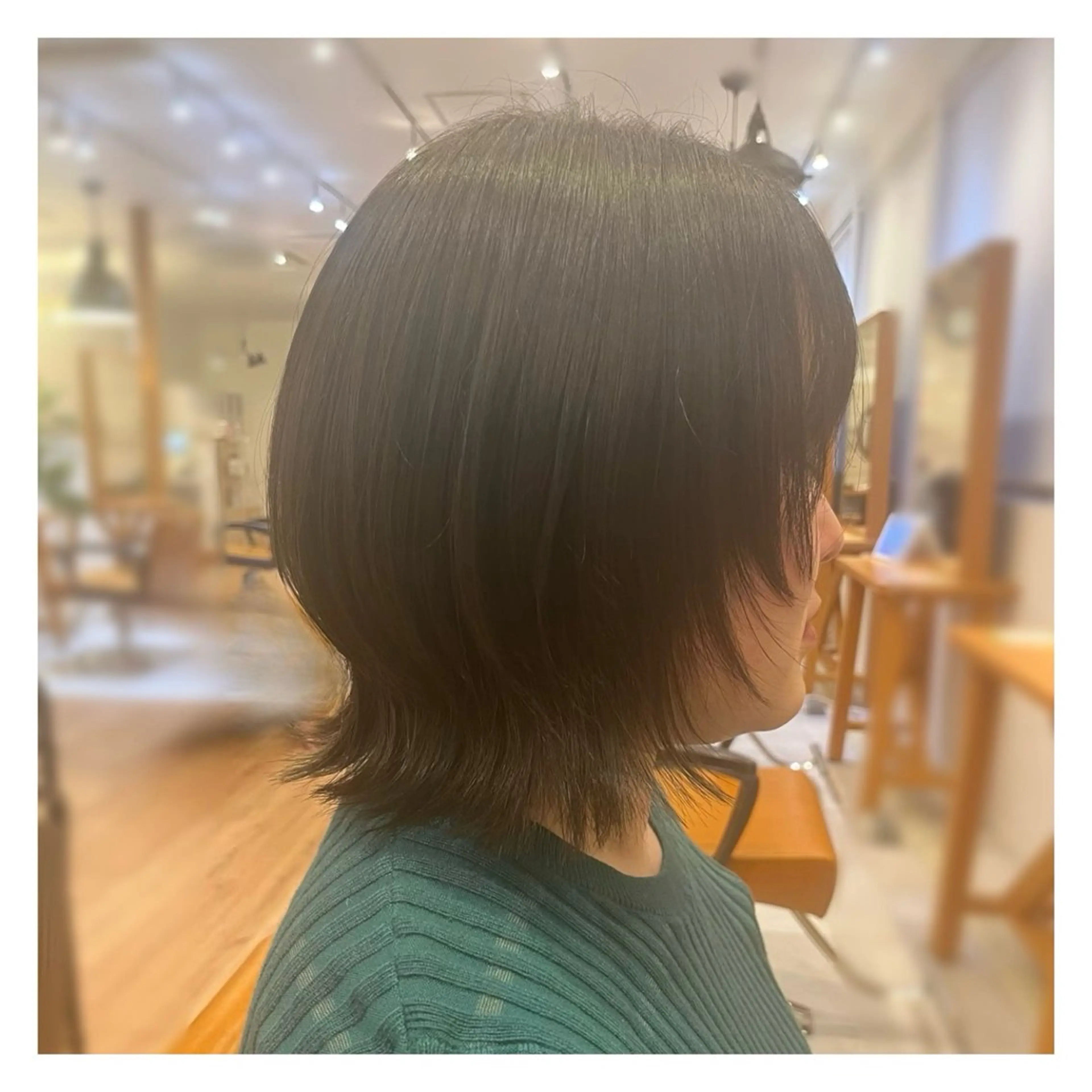 ミディアム 顔周りカット 小顔カット ウルフカット agu hair north所属・北上 春華のヘアスタイル
