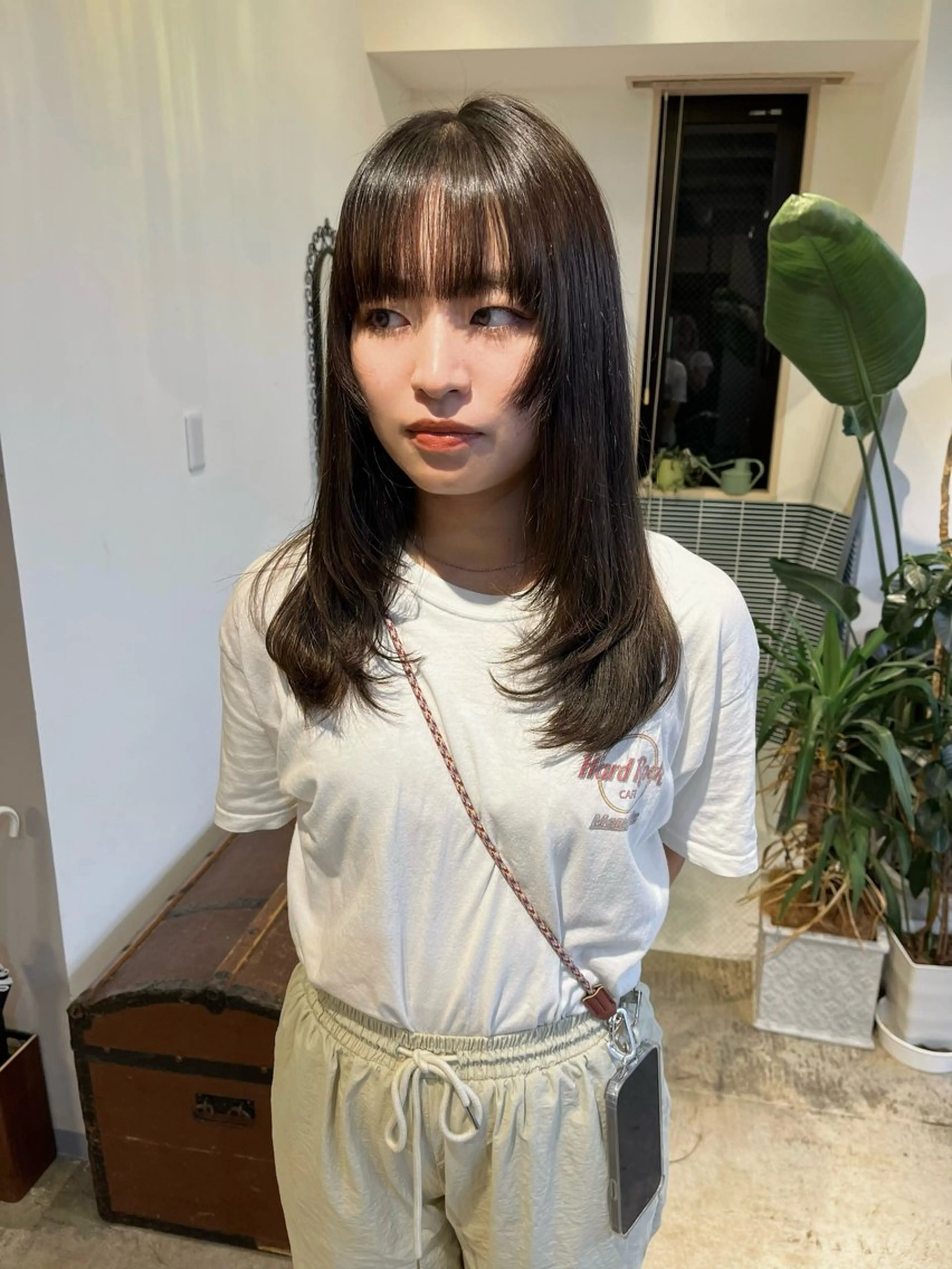 ミディアム カラー オリーブカラー レイヤーカット カット ヘアカラー トリートメント 🩷ハイトーン透明感 レイヤー🩷ユリカのヘアスタイル